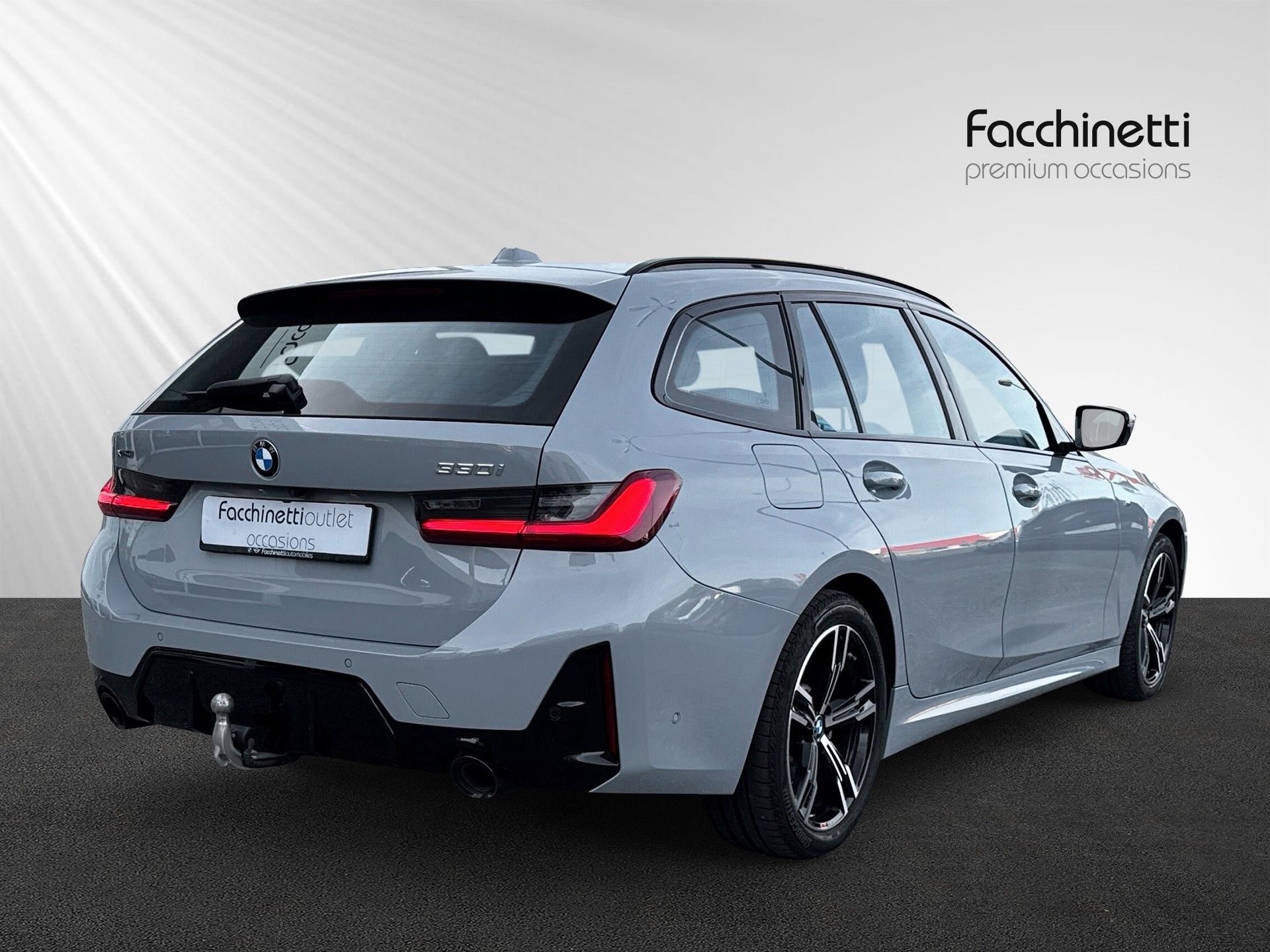 BMW 330i Touring xDrive Steptronic M Sport-showroom-element-2