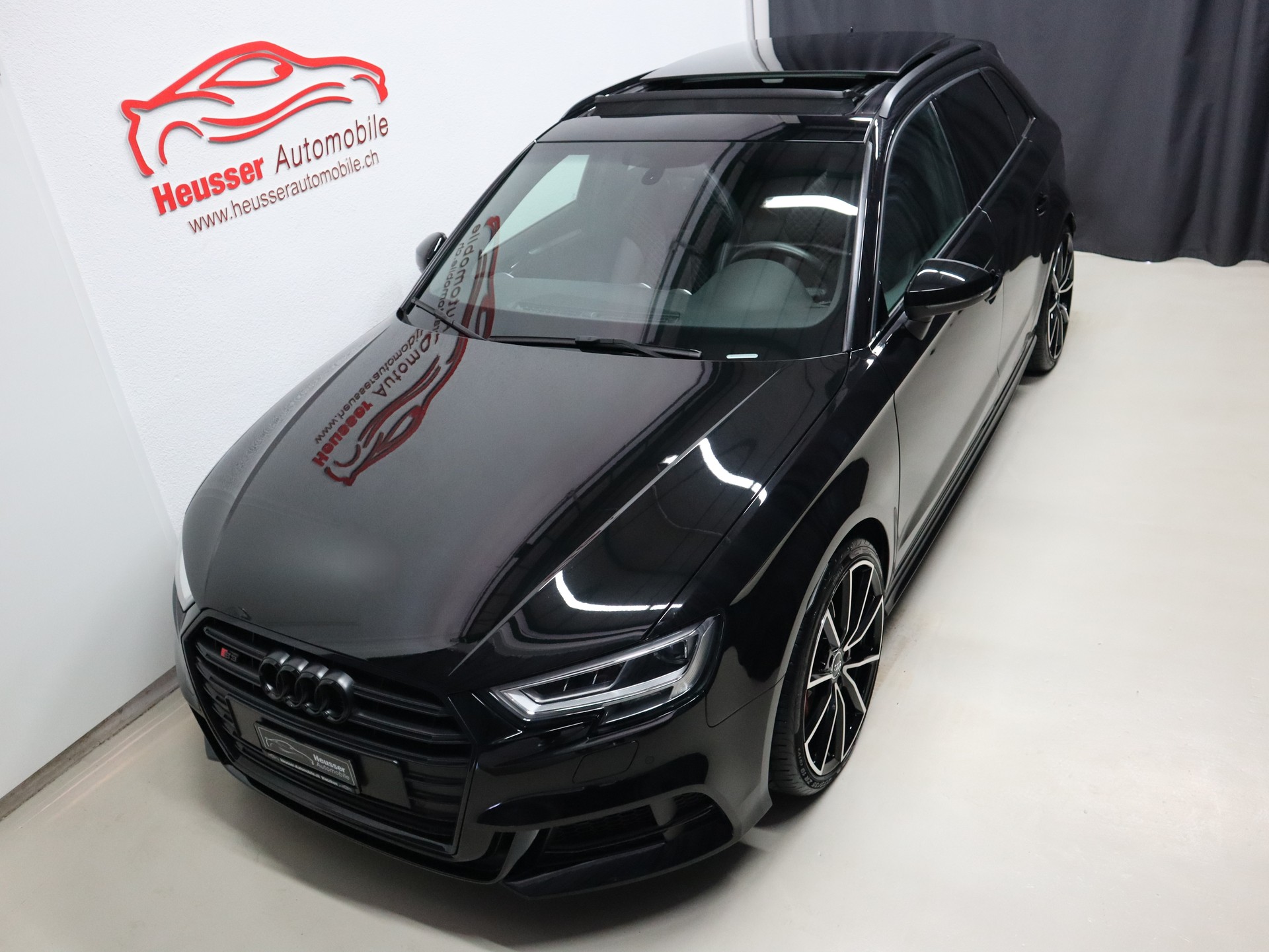 AUDI S3 Sportback 2.0 TFSI quattro S-tronic - Panorama - Matrix LED - Leder - B&O - Sportsitze - No OPF - 310 PS-showroom-element-2