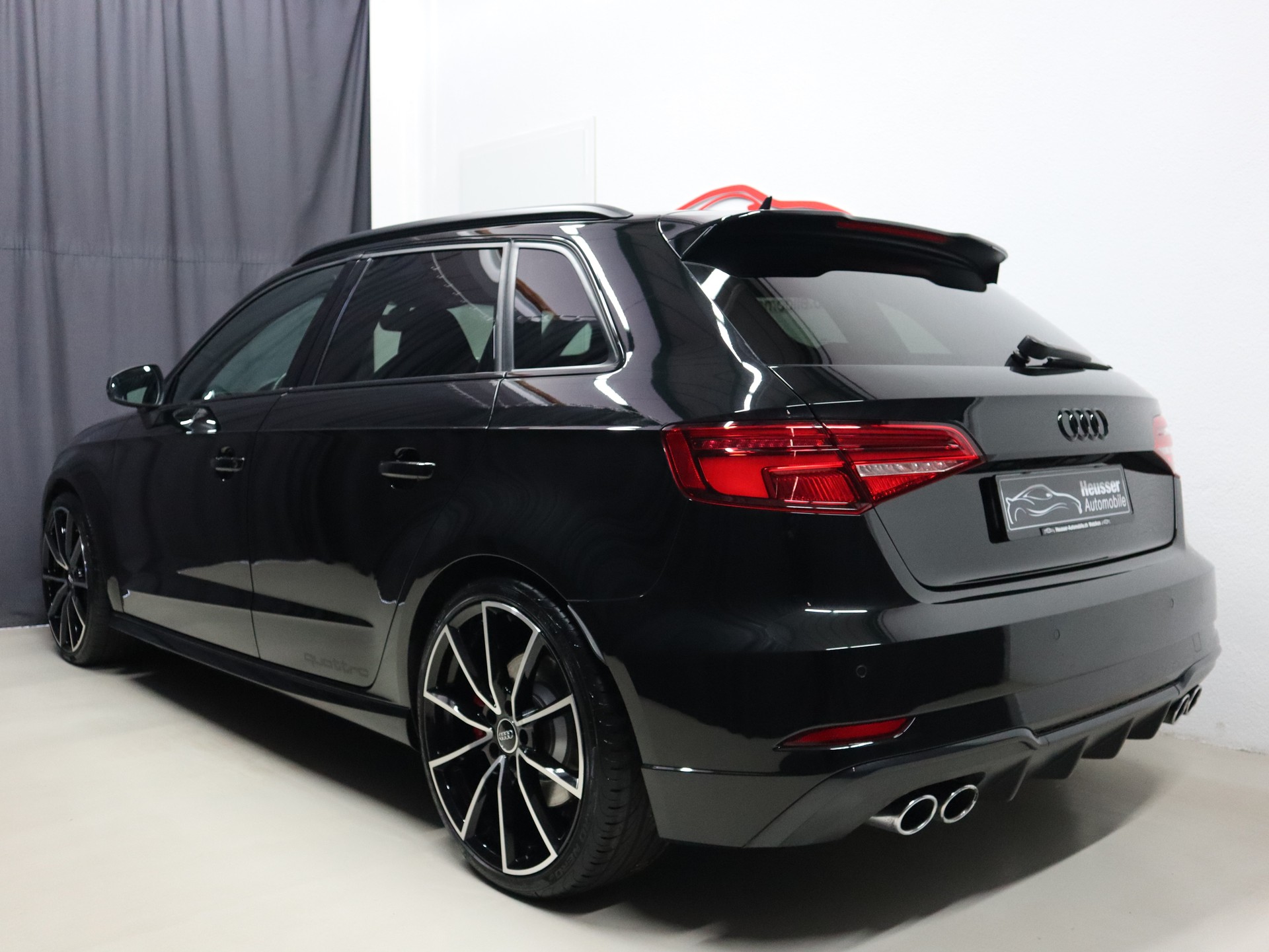 AUDI S3 Sportback 2.0 TFSI quattro S-tronic - Panorama - Matrix LED - Leder - B&O - Sportsitze - No OPF - 310 PS-showroom-element-3