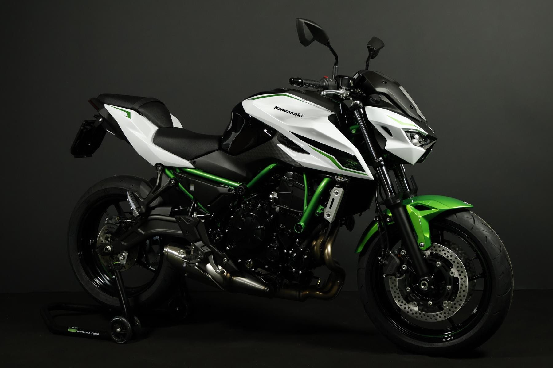 KAWASAKI Z 650 S (50/35 KW) Level 1-image-2