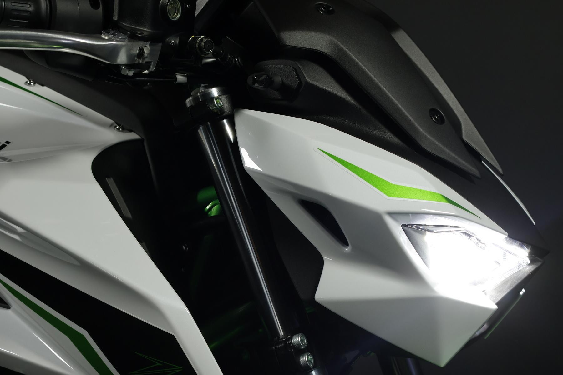 KAWASAKI Z 650 S (50/35 KW) Level 1-image-3