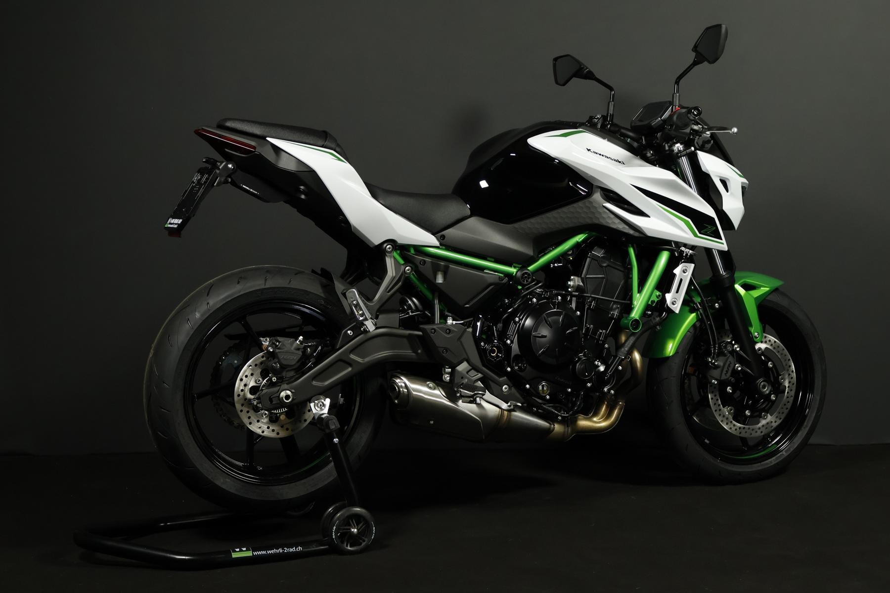 KAWASAKI Z 650 S (50/35 KW) Level 1-image-10