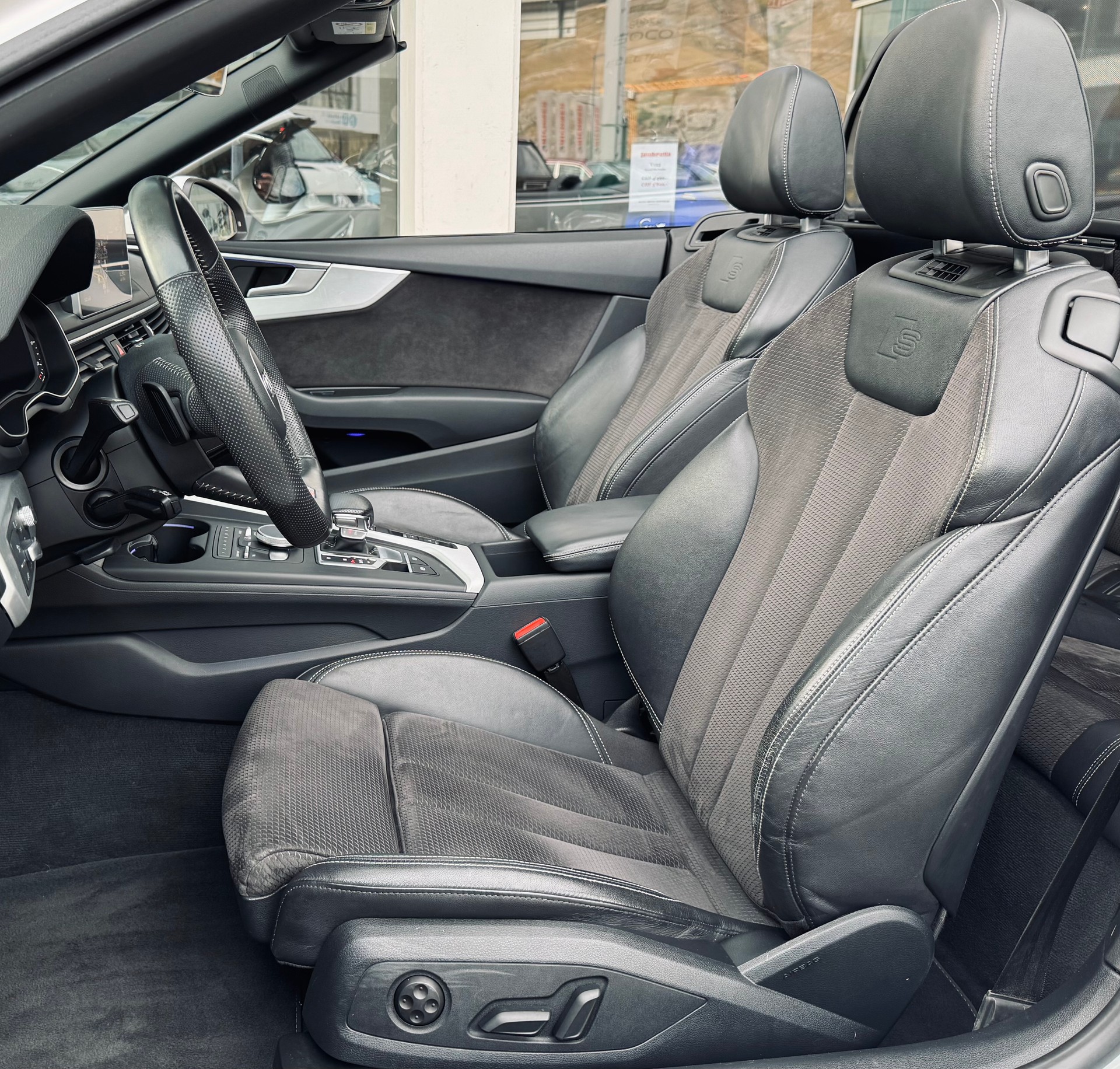 AUDI A5 Cabriolet 2.0 TFSI S-Line S-tronic-image-9