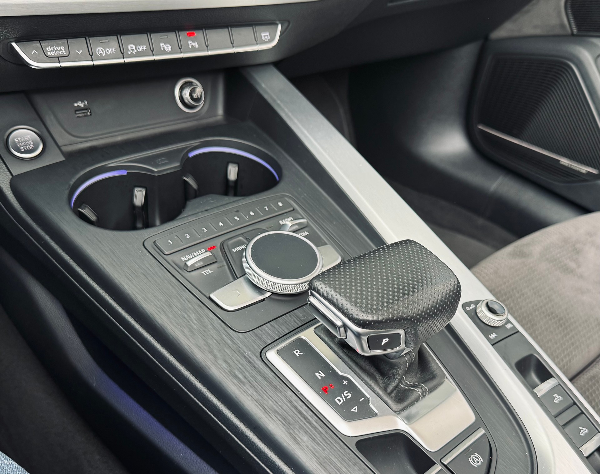 AUDI A5 Cabriolet 2.0 TFSI S-Line S-tronic-image-18