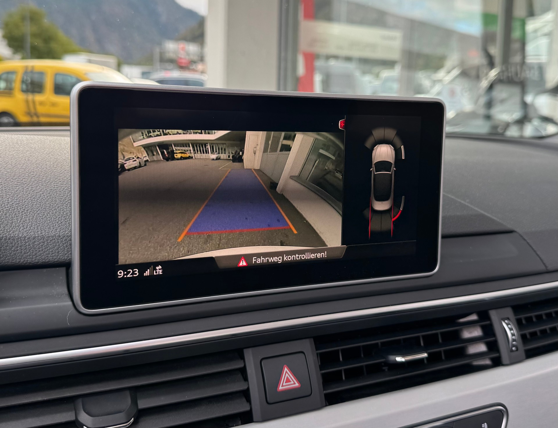 AUDI A5 Cabriolet 2.0 TFSI S-Line S-tronic-image-17