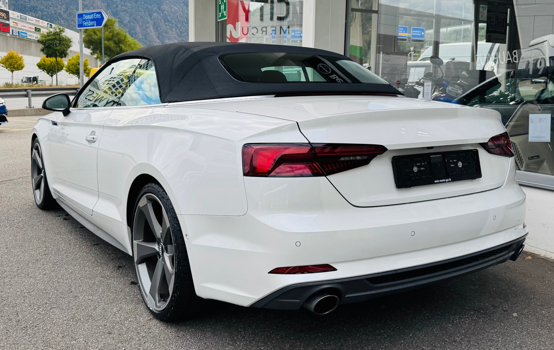 AUDI A5 Cabriolet 2.0 TFSI S-Line S-tronic-image-4