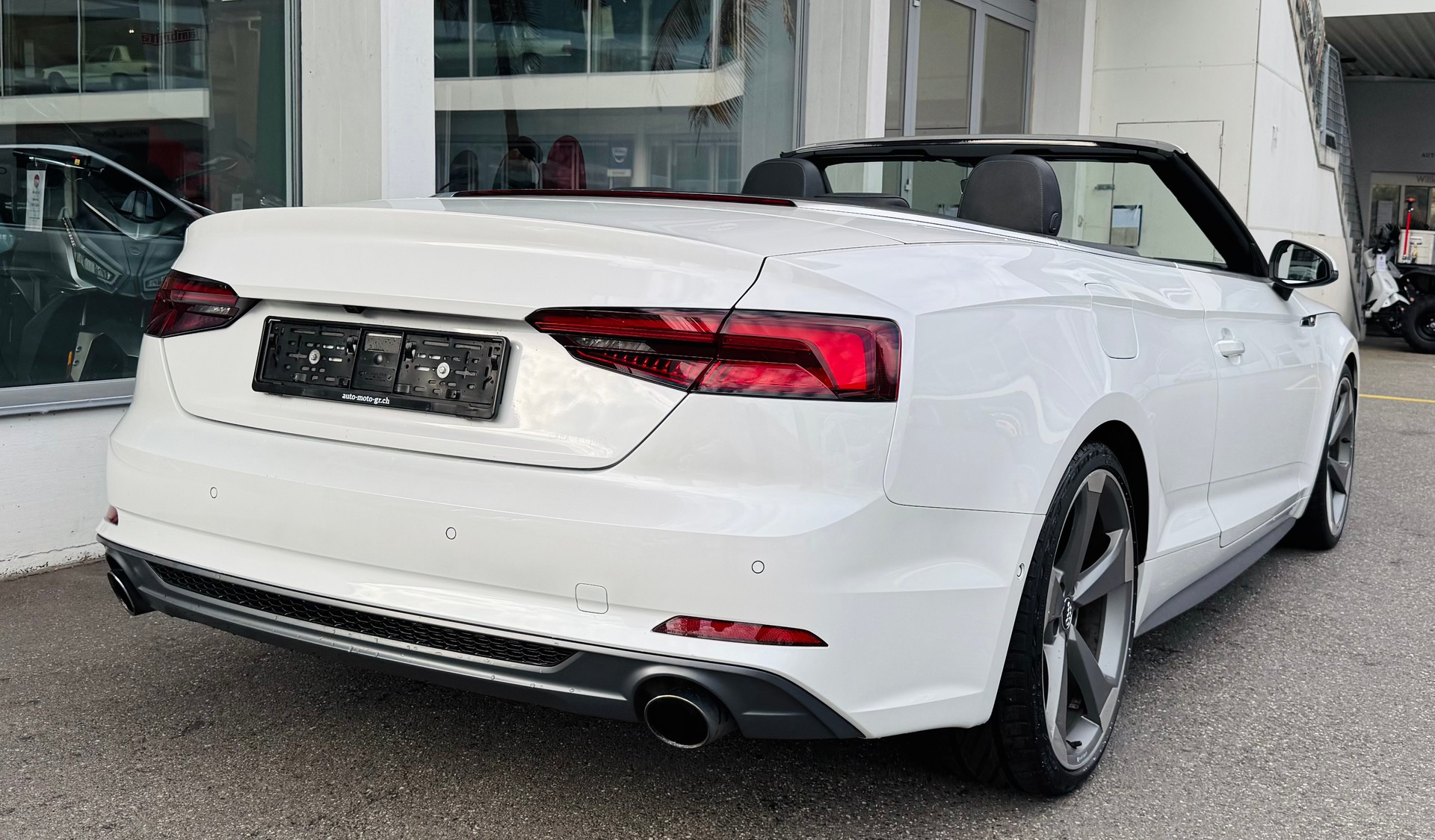 AUDI A5 Cabriolet 2.0 TFSI S-Line S-tronic-image-6