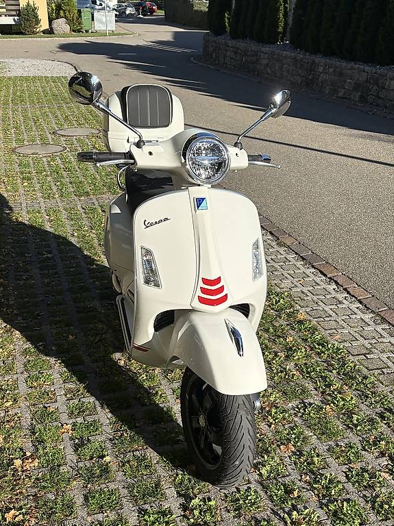 PIAGGIO Vespa GTS 300 ABS-image-1