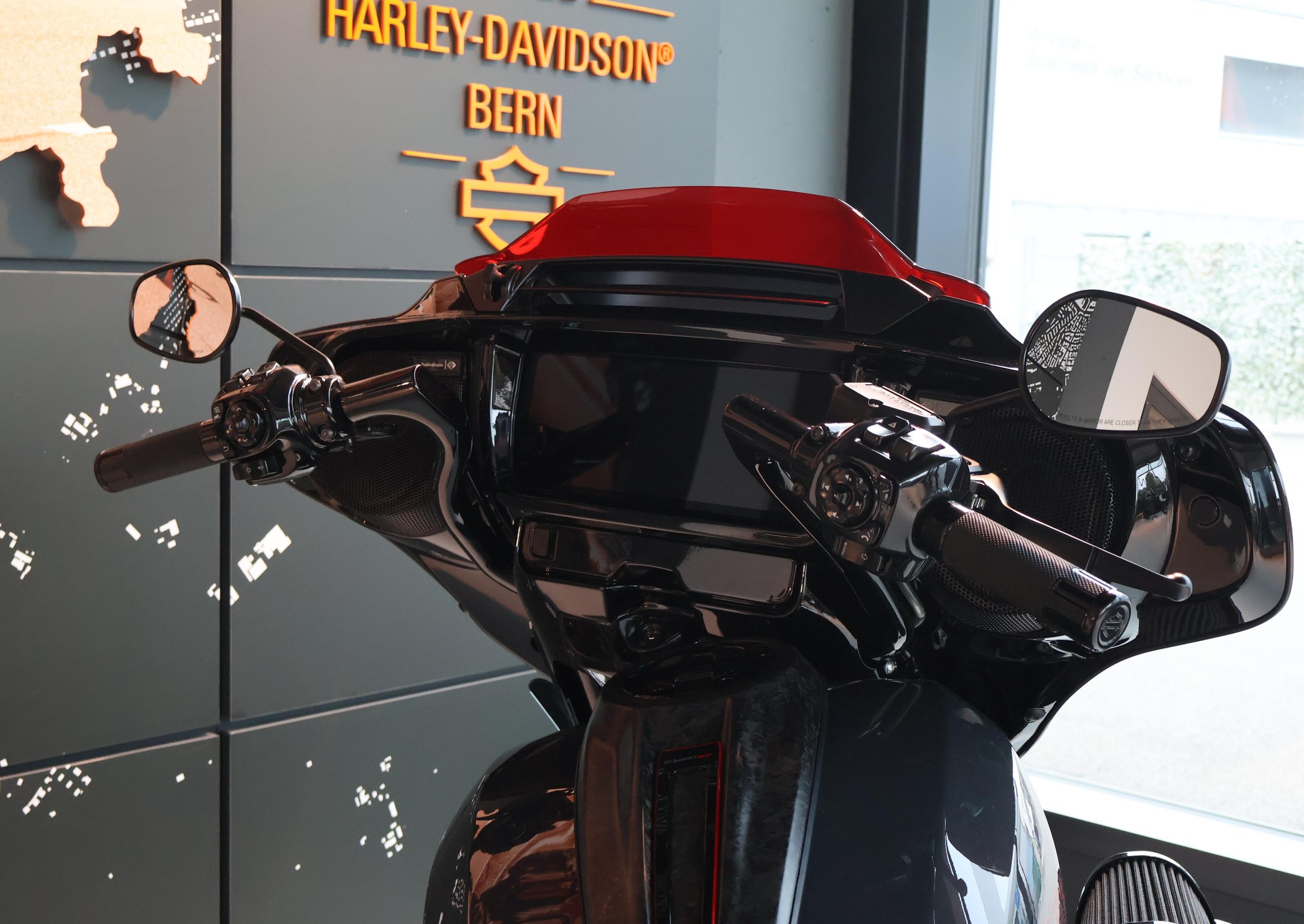 HARLEY-DAVIDSON FLHXSTSE CVO Street Glide ST-image-11
