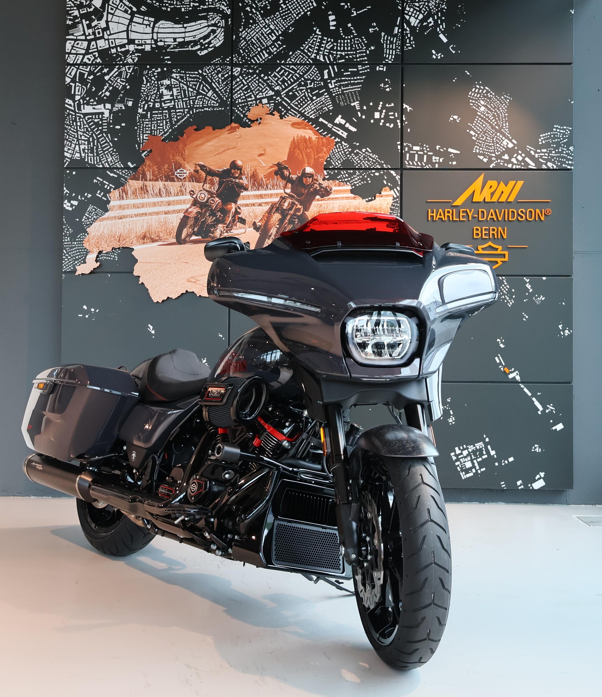 HARLEY-DAVIDSON FLHXSTSE CVO Street Glide ST-image-3