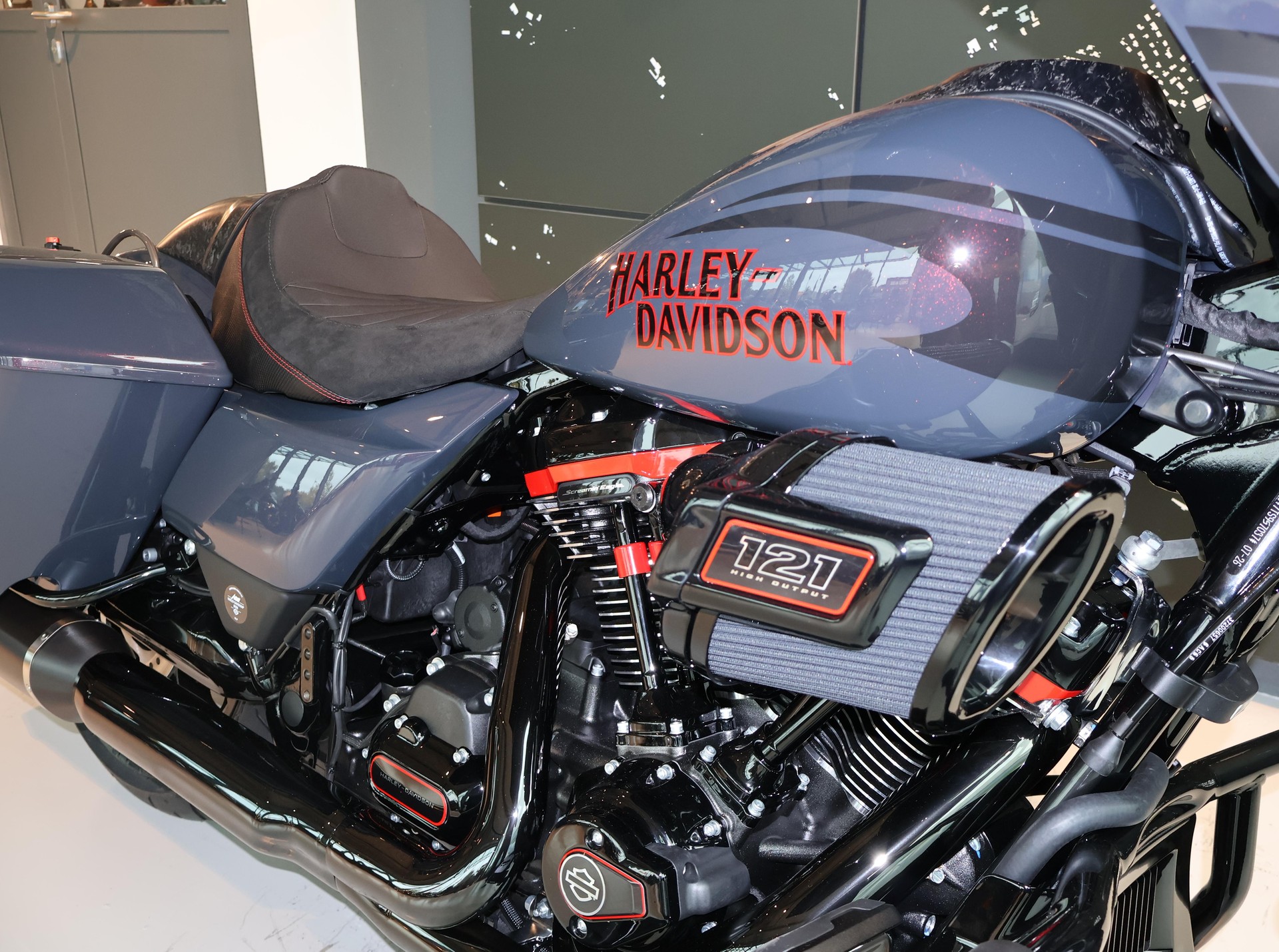 HARLEY-DAVIDSON FLHXSTSE CVO Street Glide ST-image-5