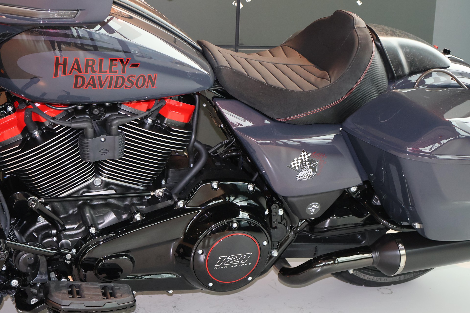 HARLEY-DAVIDSON FLHXSTSE CVO Street Glide ST-image-12