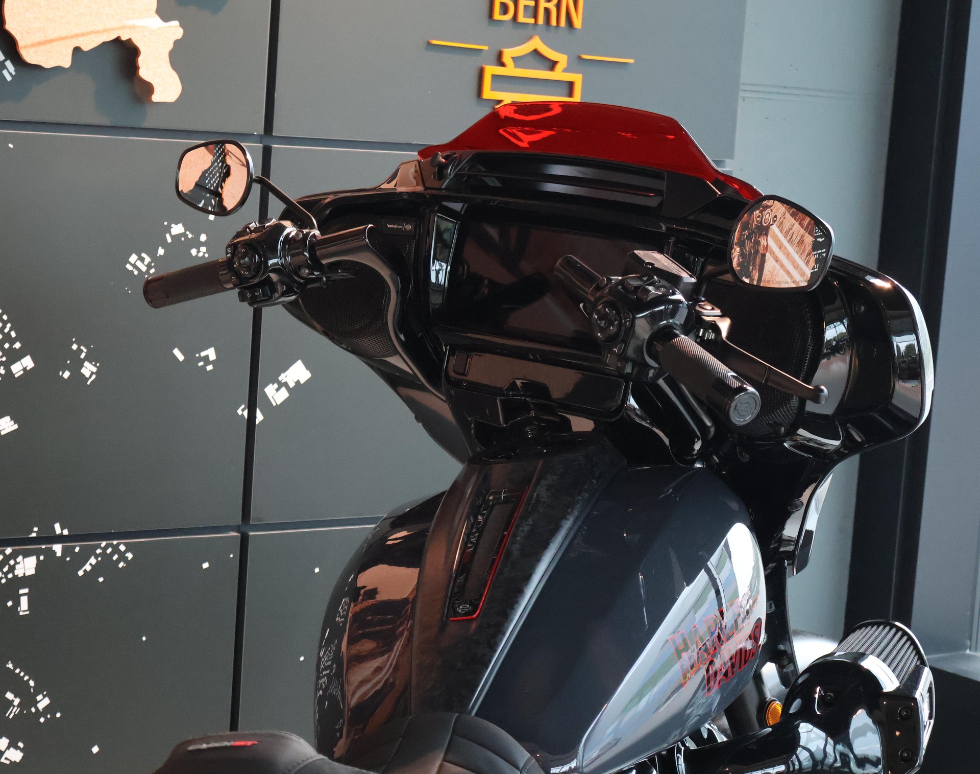 HARLEY-DAVIDSON FLHXSTSE CVO Street Glide ST-image-10