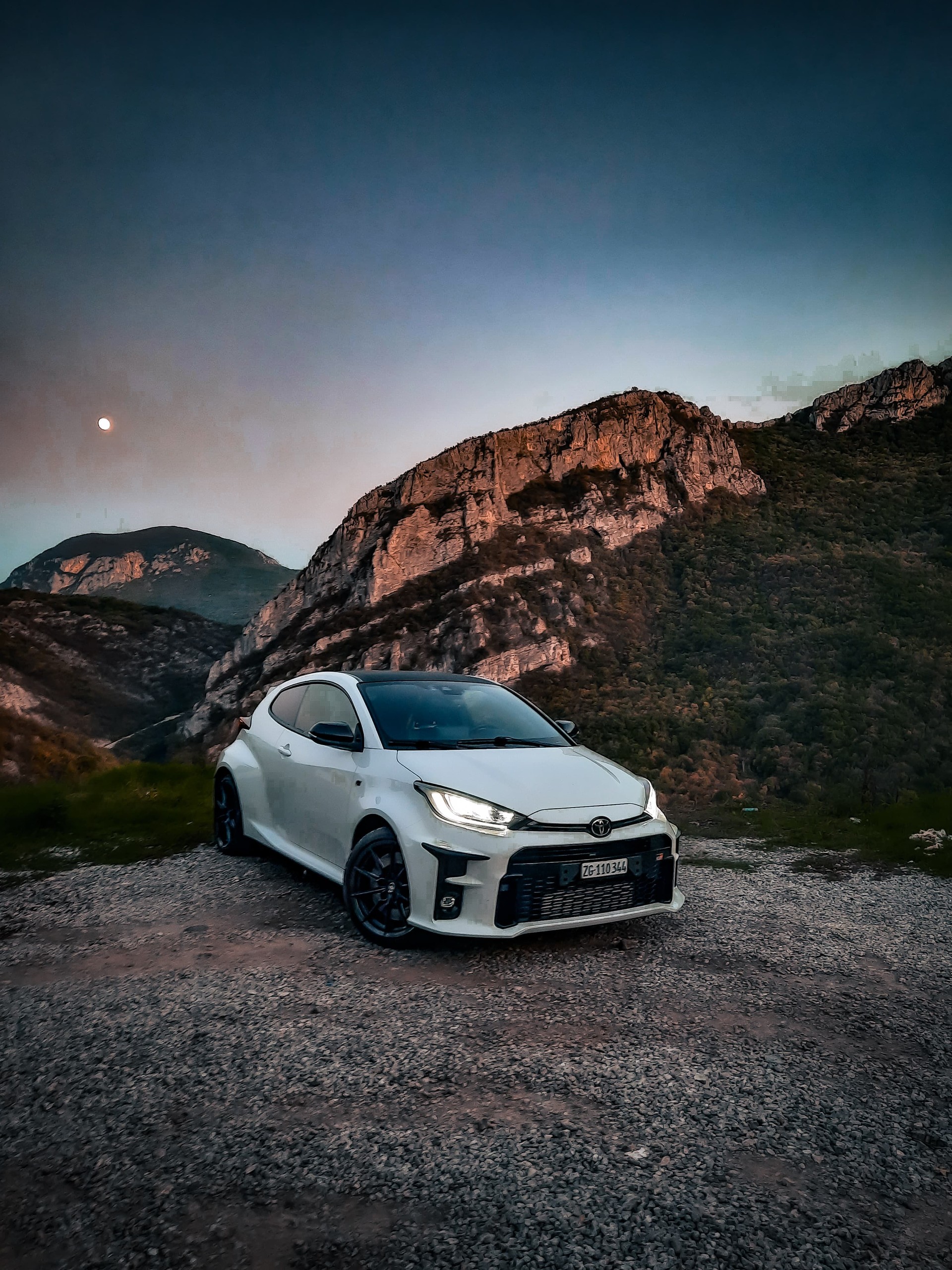 TOYOTA Yaris 1.6 GR Sport-image-7