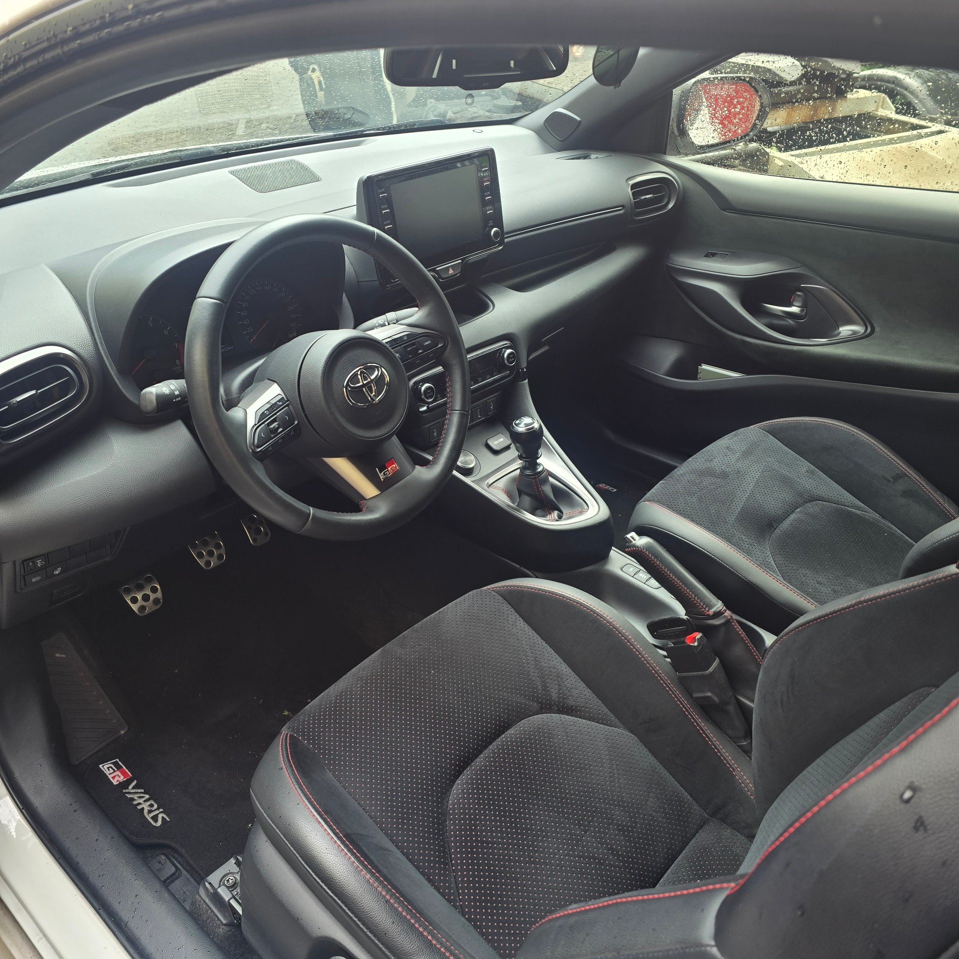 TOYOTA Yaris 1.6 GR Sport-image-9