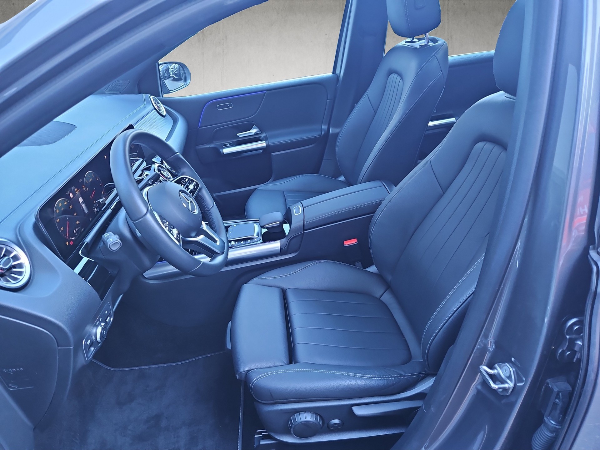 MERCEDES-BENZ B 200 Progressive-image-9