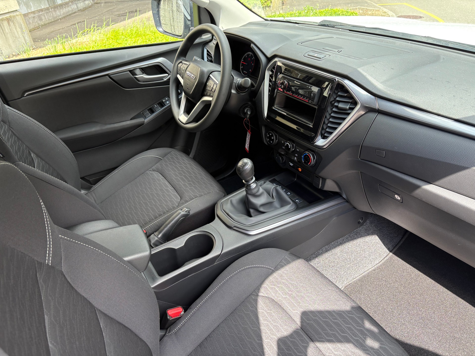 ISUZU D-MAX 1.9 CrewCab N60BB 4x4 ALUBRÜCKE-image-13