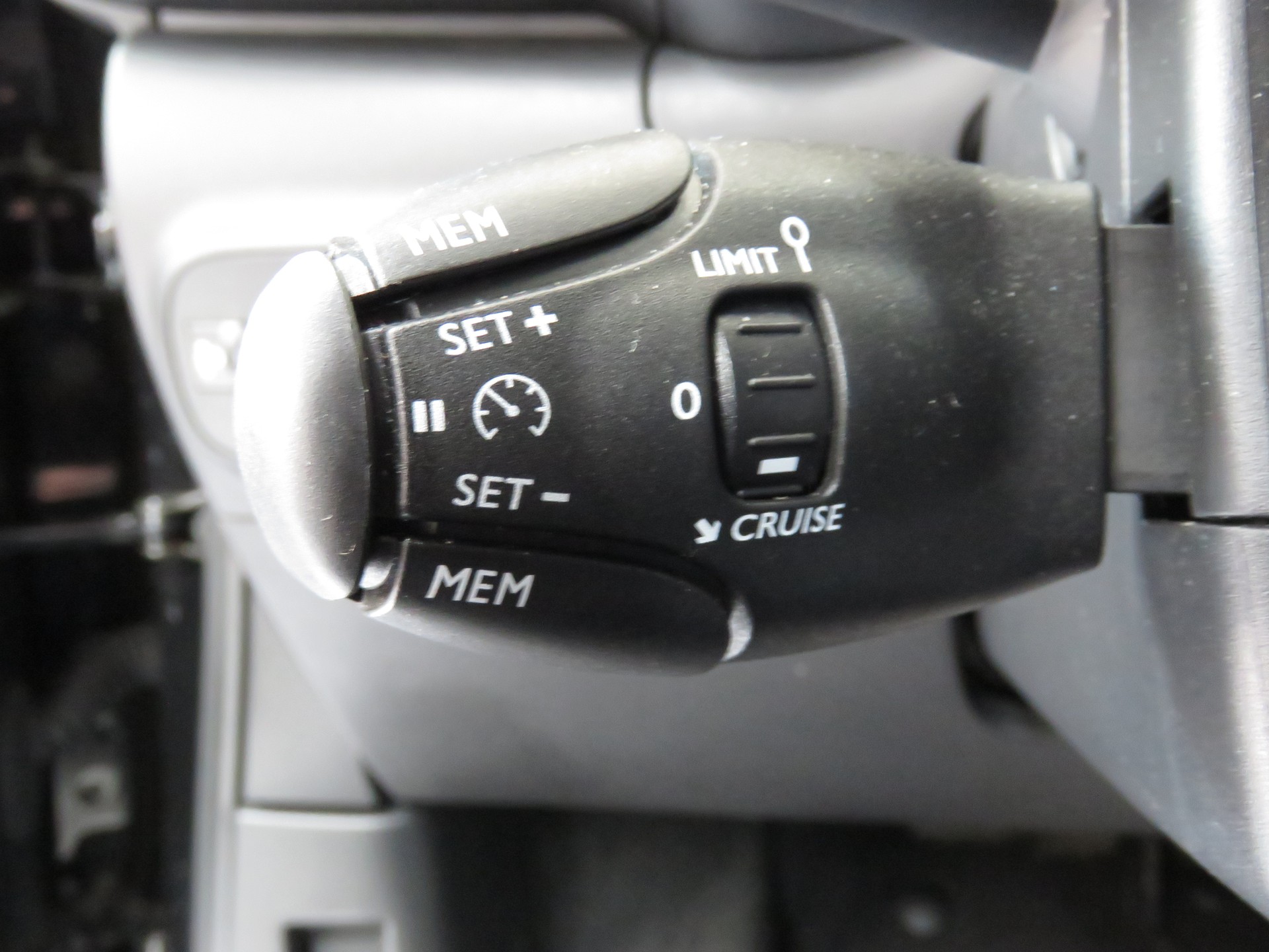 CITROEN C3 1.2i PureTech Swiss Edition EAT6 (Automat)-image-20