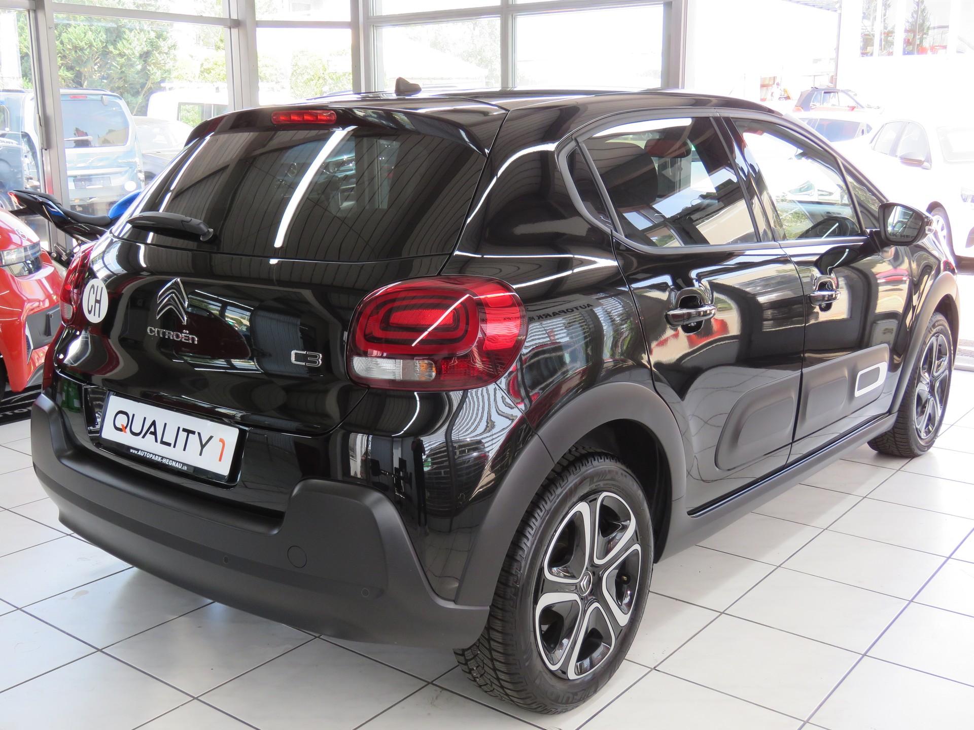 CITROEN C3 1.2i PureTech Swiss Edition EAT6 (Automat)-image-3
