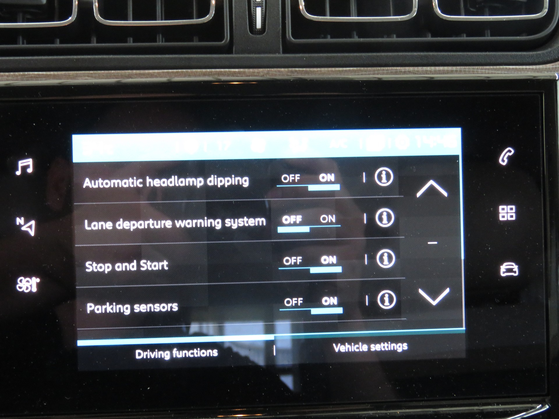 CITROEN C3 1.2i PureTech Swiss Edition EAT6 (Automat)-image-15