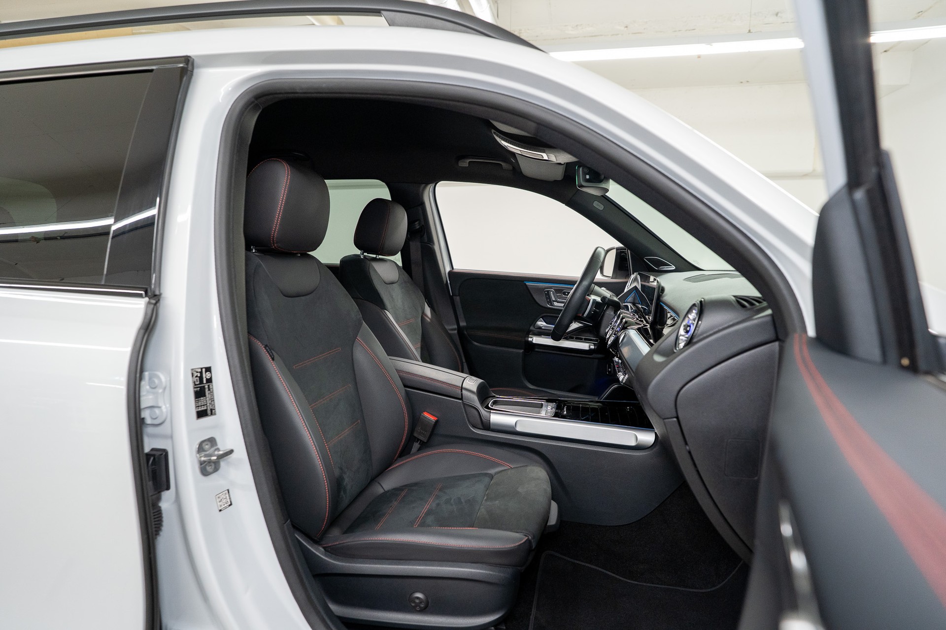 MERCEDES-BENZ GLB 250 AMG Line 4matic*Facelift*360°Kamera*Burmester*El.Sitze*-image-13