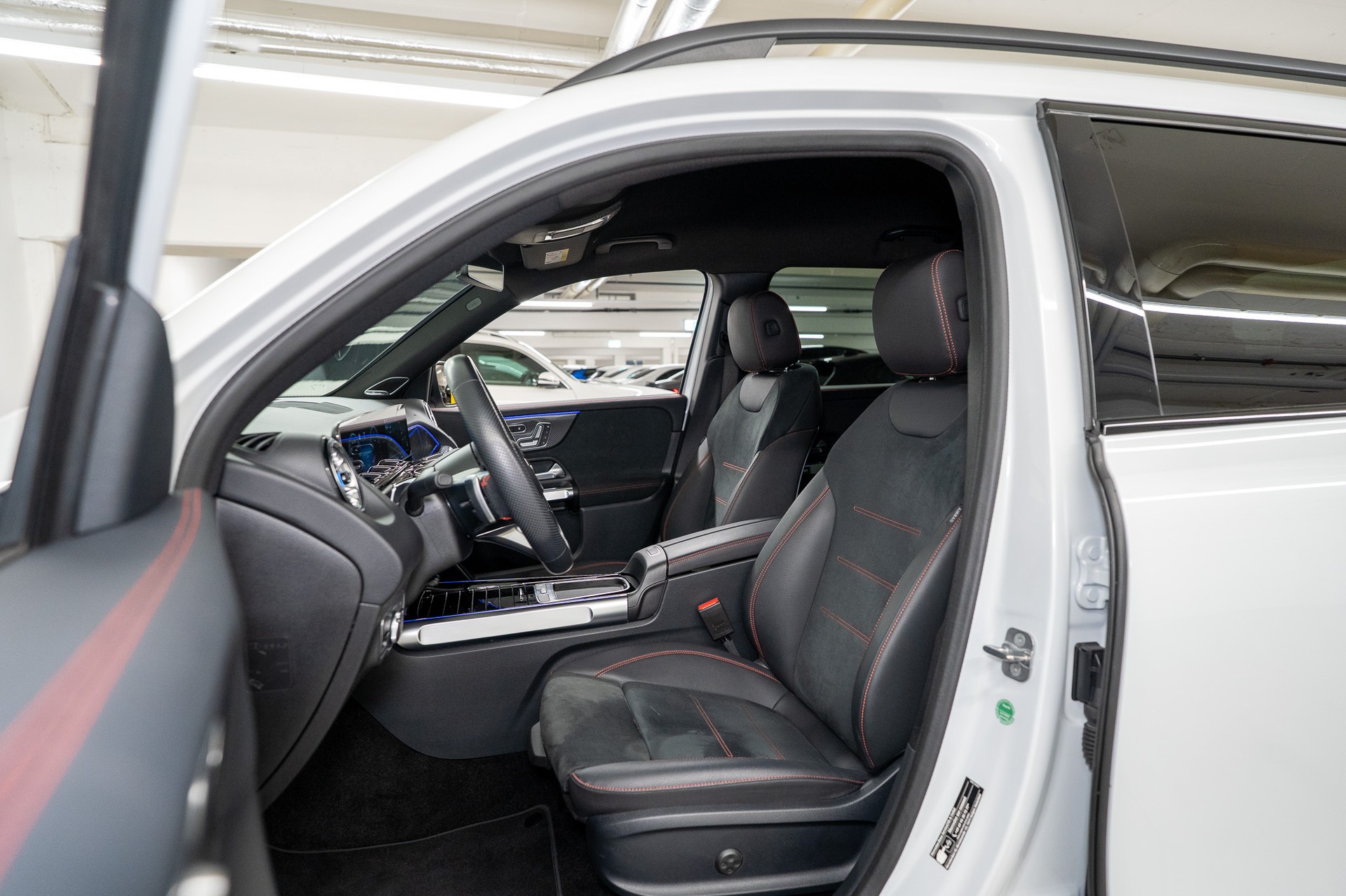 MERCEDES-BENZ GLB 250 AMG Line 4matic*Facelift*360°Kamera*Burmester*El.Sitze*-image-7