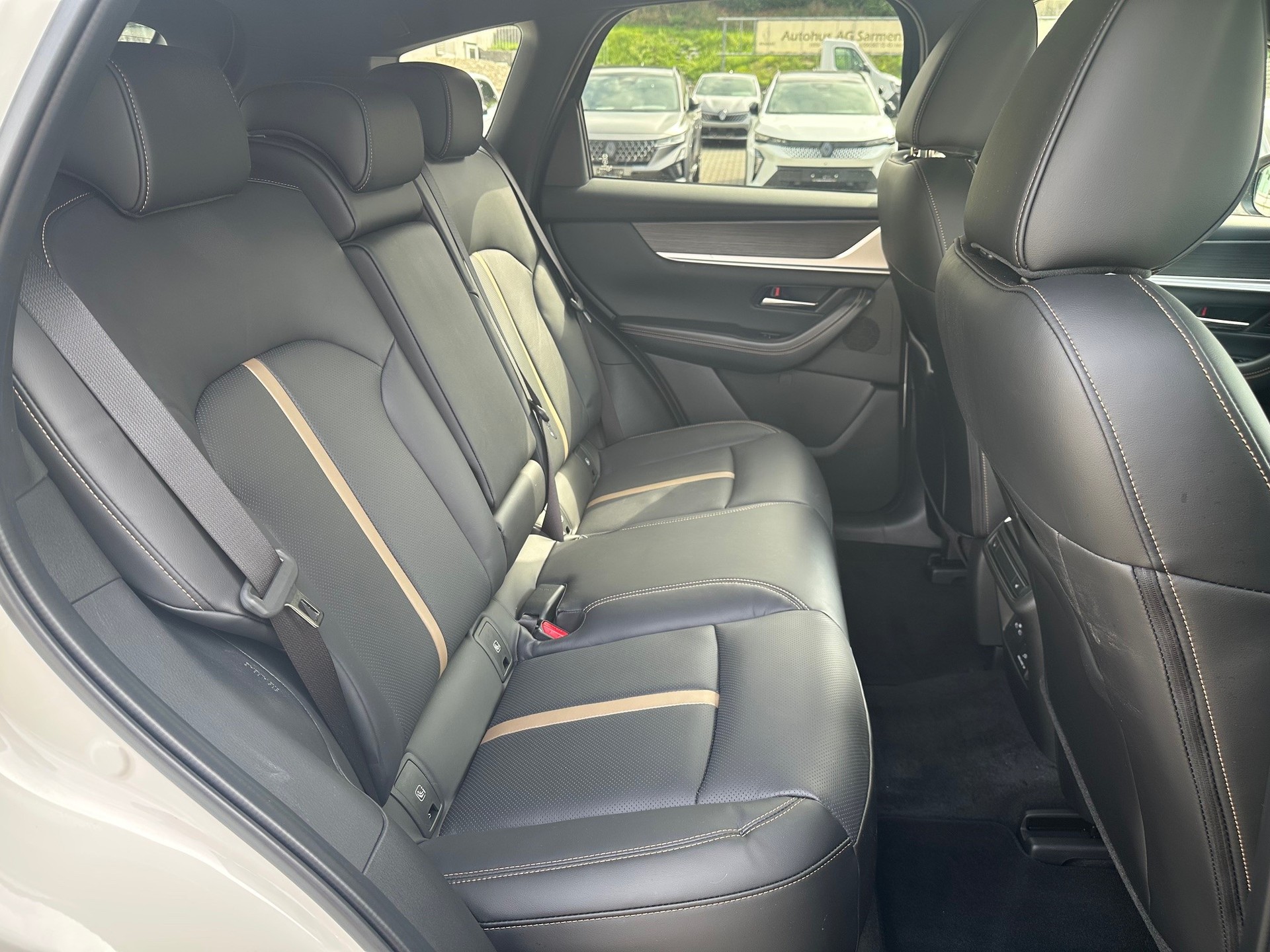 MAZDA CX-60 e-Skyactiv PHEV 327 AWD Homura Plus-image-11