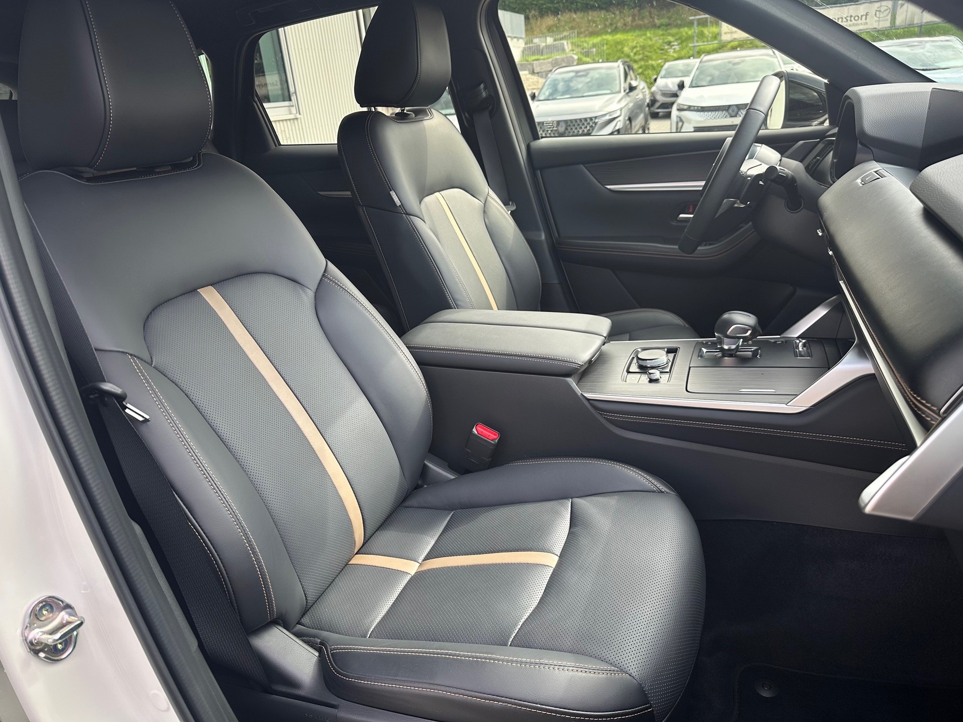 MAZDA CX-60 e-Skyactiv PHEV 327 AWD Homura Plus-image-7