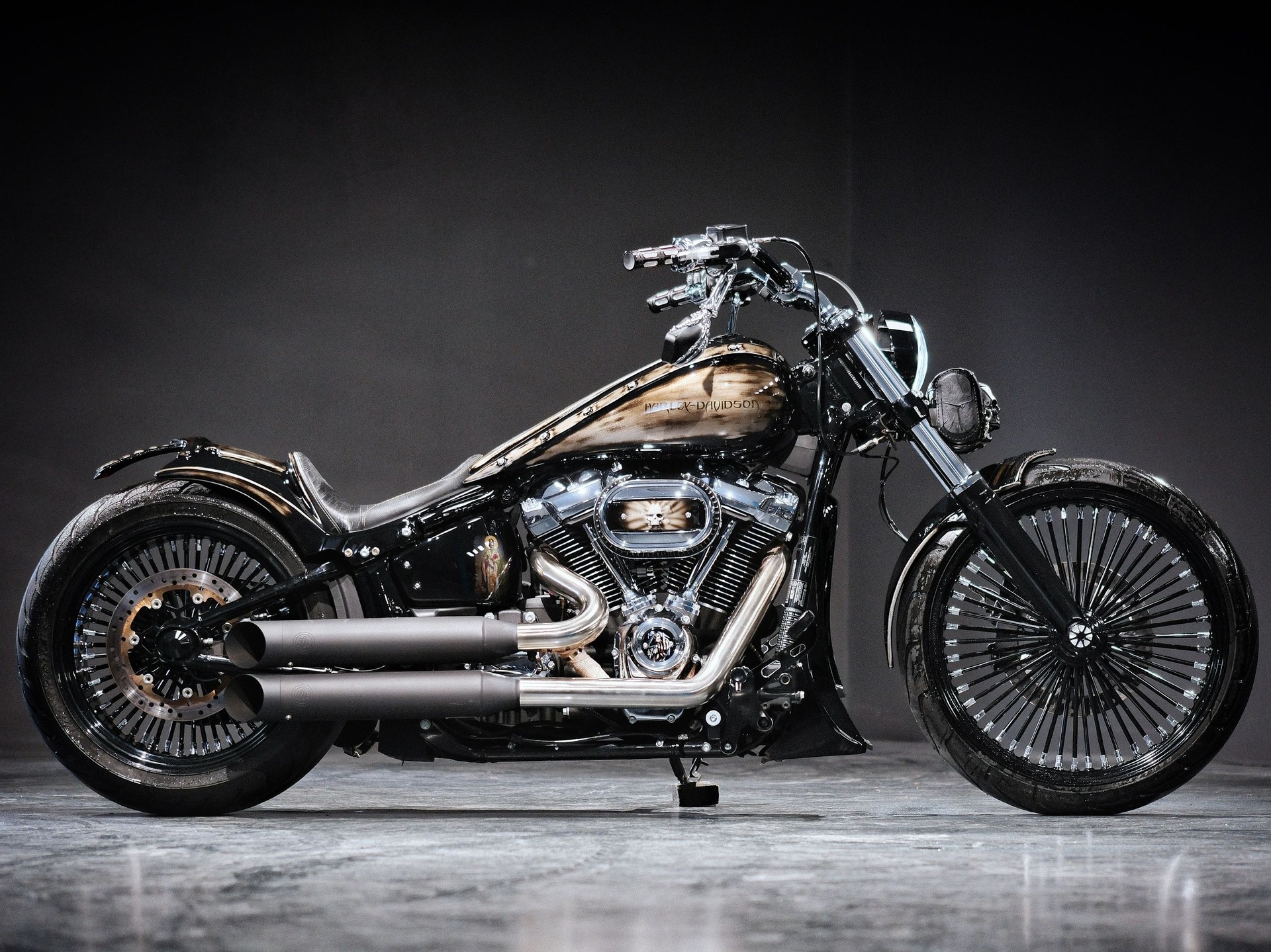 HARLEY-DAVIDSON FXBRS Breakout 114 ABS-image-1