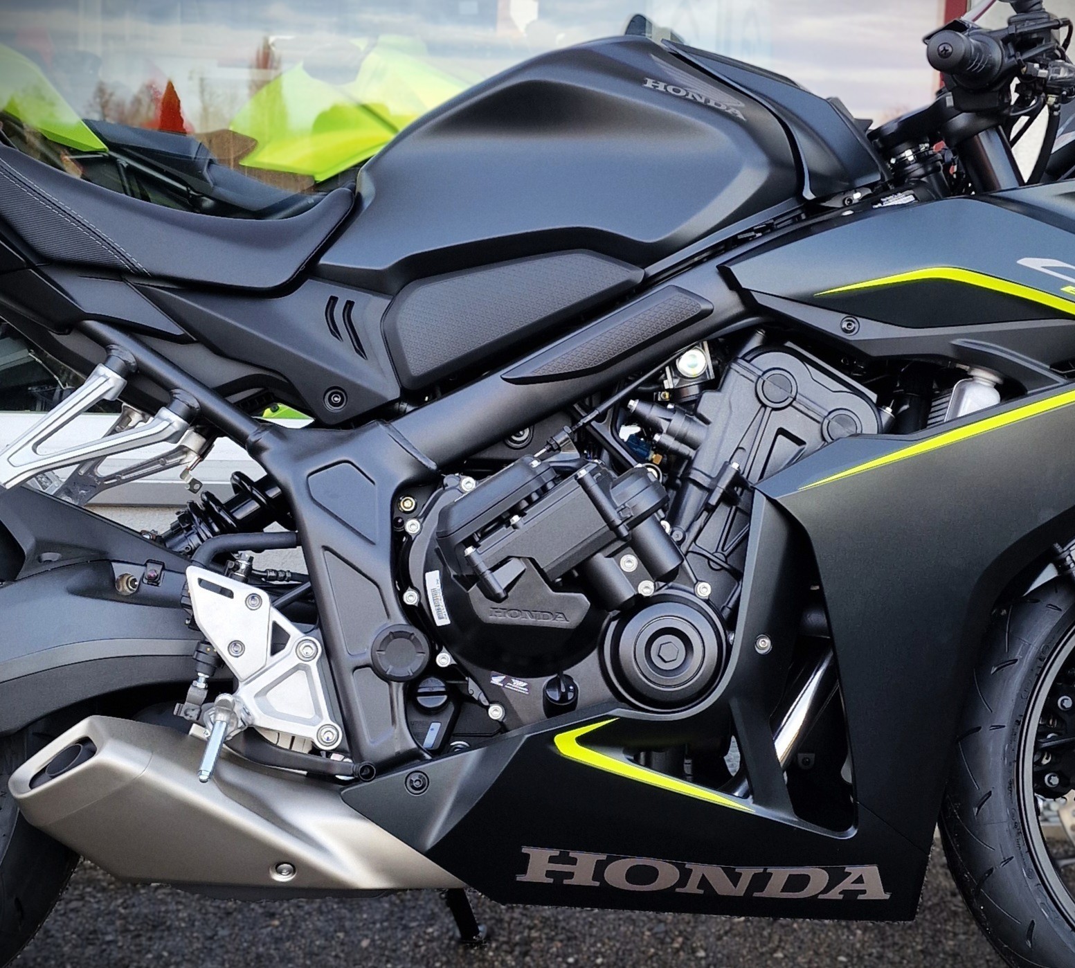HONDA CBR 650 R E-Clutch 2026-image-2