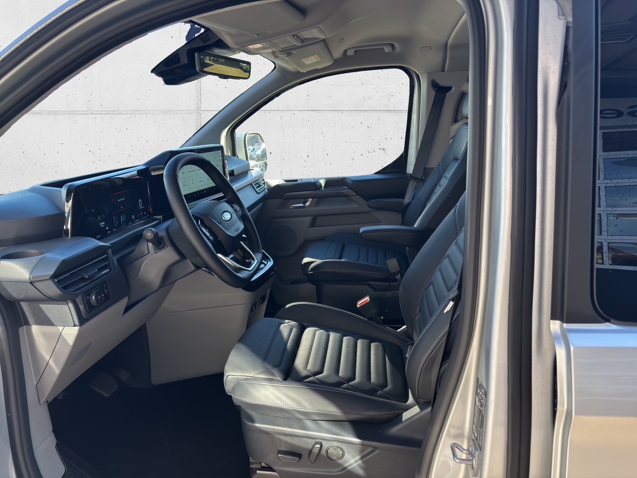 FORD Tourneo C Bus 340 L1 2.5 Duratec 233 Titanium X PHEV-image-8