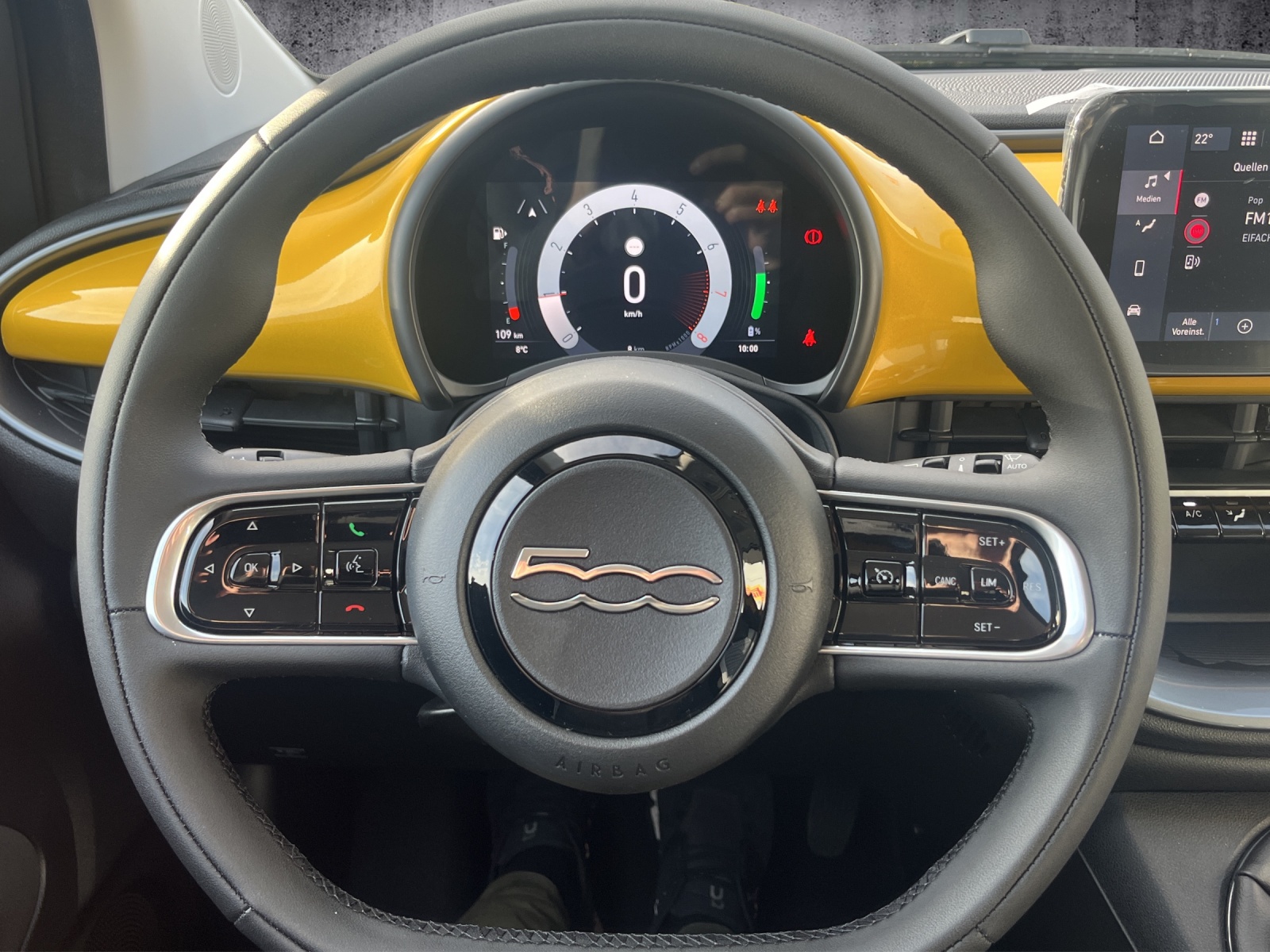 FIAT 500 1.0 Hybrid Torino-showroom-element-3
