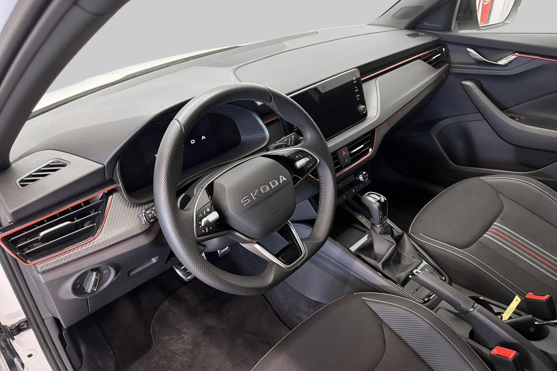 SKODA Scala 1.0 TSI Monte Carlo DSG-image-8