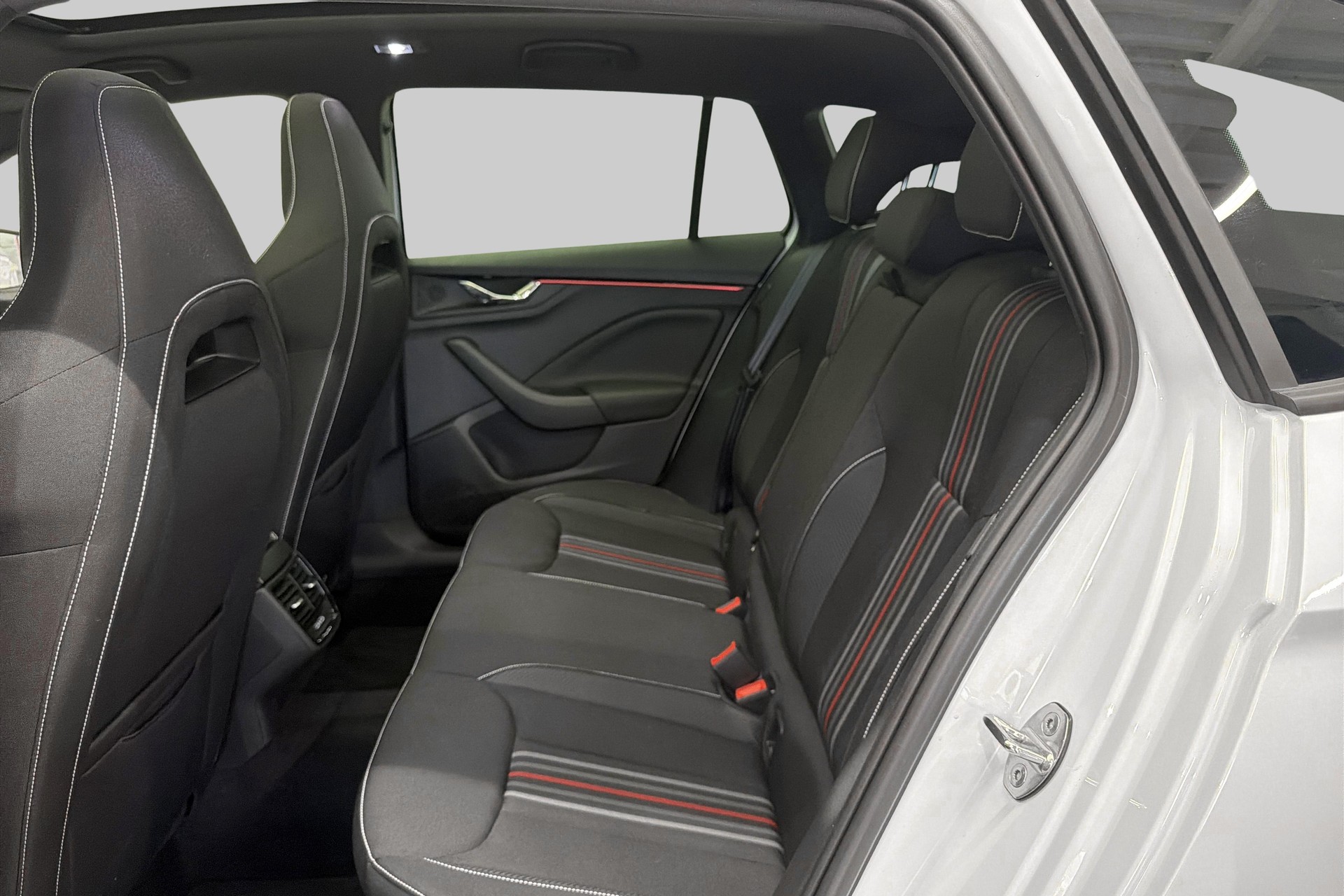 SKODA Scala 1.0 TSI Monte Carlo DSG-image-15