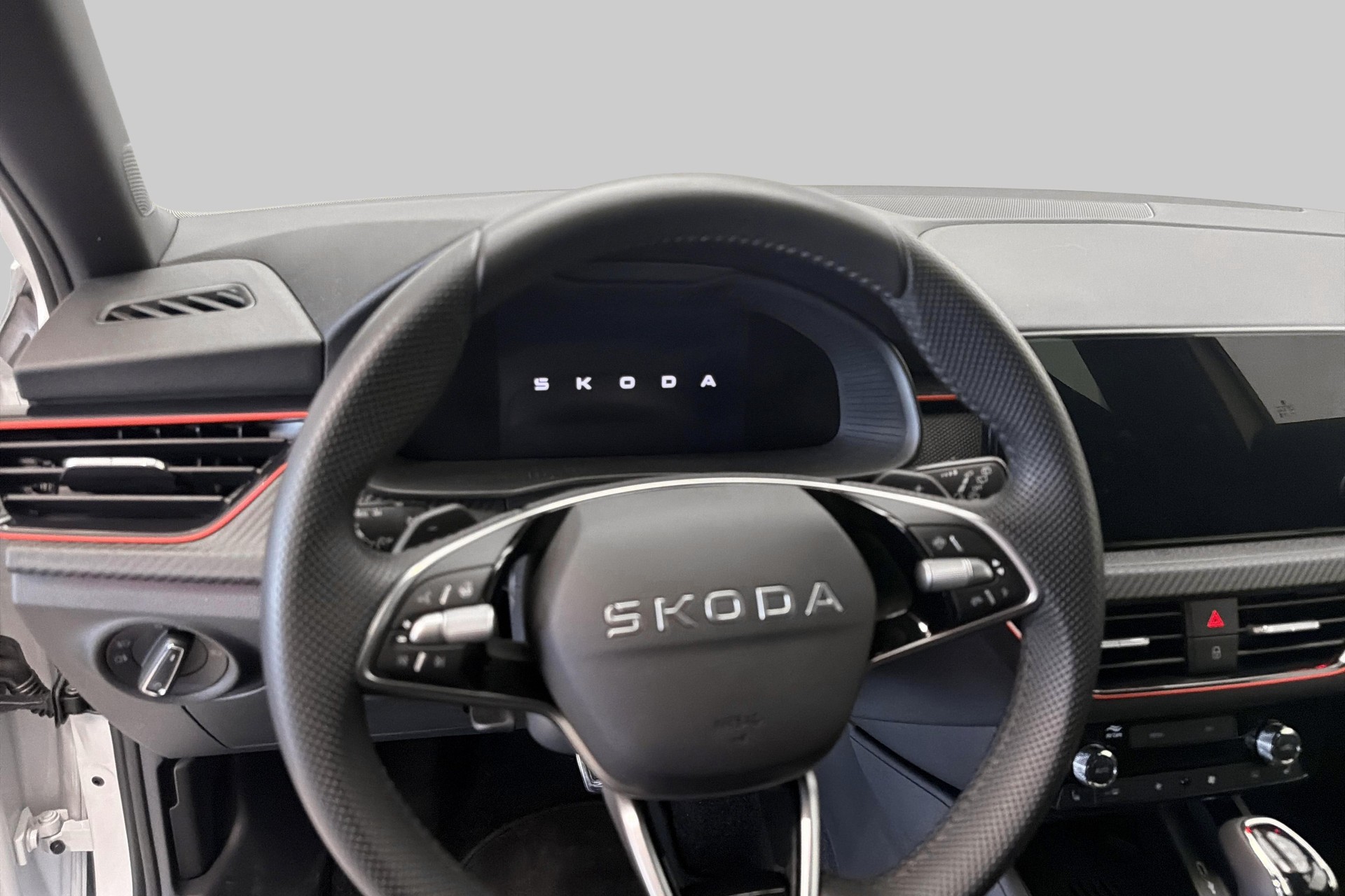 SKODA Scala 1.0 TSI Monte Carlo DSG-image-9