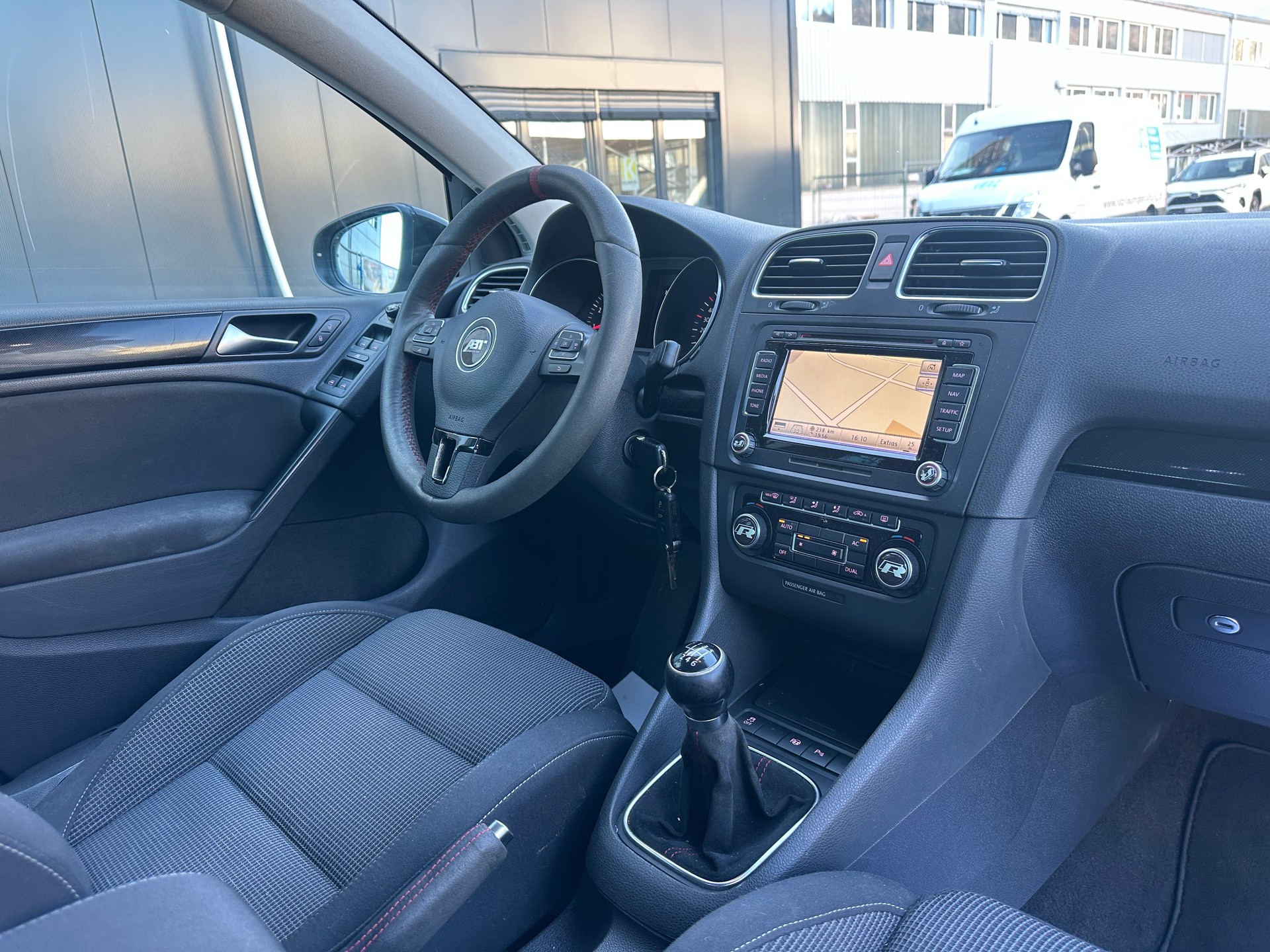 VW Golf 1.2 TSI R-Line-image-9