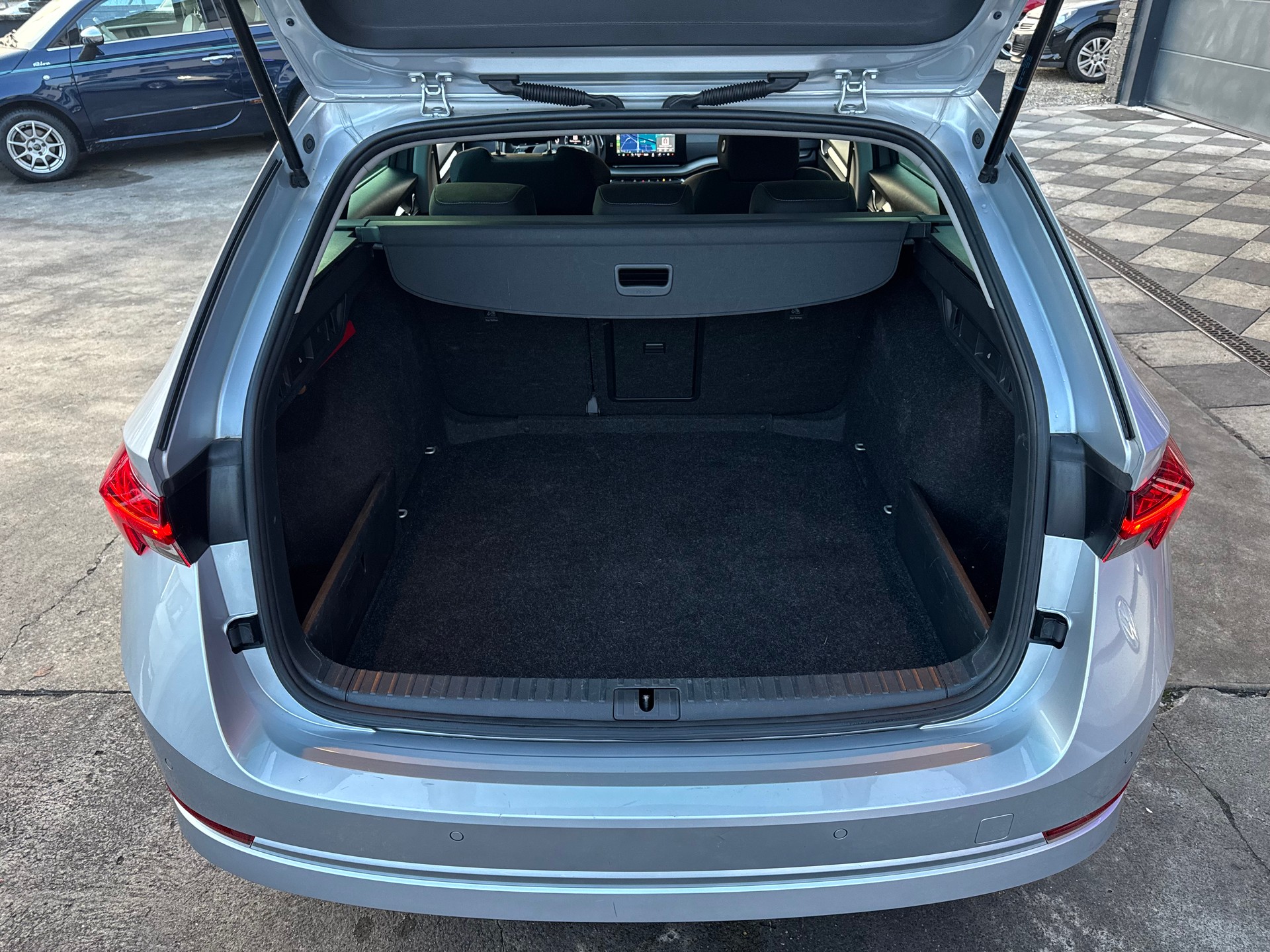 SKODA Octavia Combi 2.0 TDI DSG Ambition 4x4-image-28