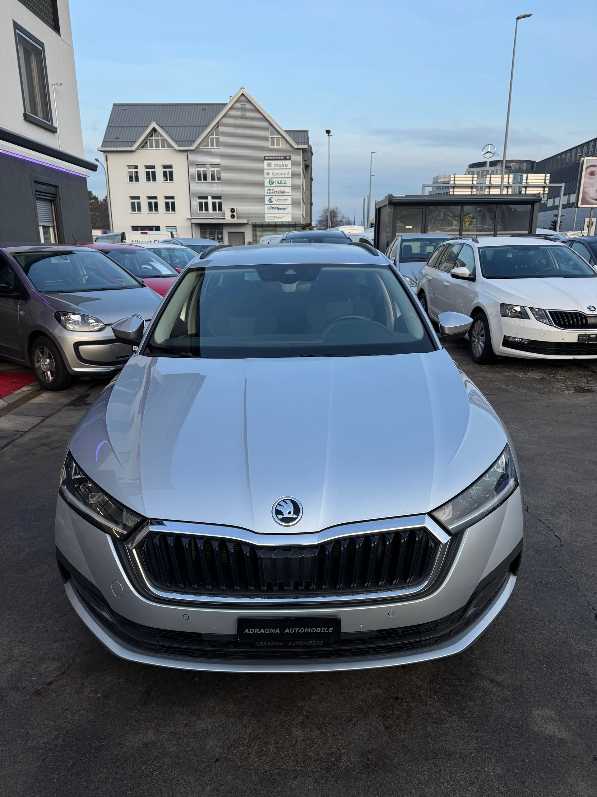 SKODA Octavia Combi 2.0 TDI DSG Ambition 4x4-image-9