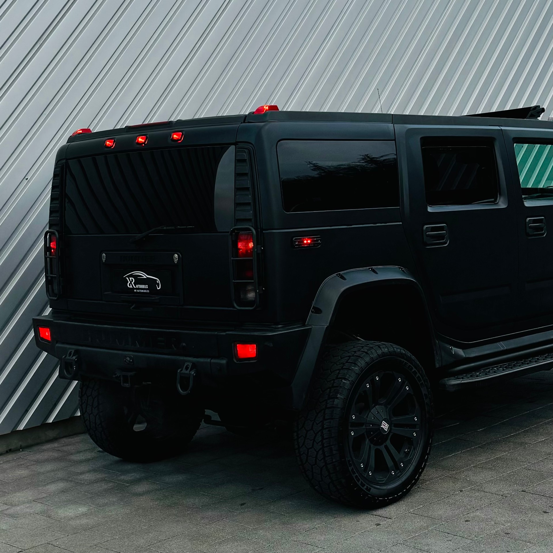 HUMMER H2 6.2 V8-showroom-element-3