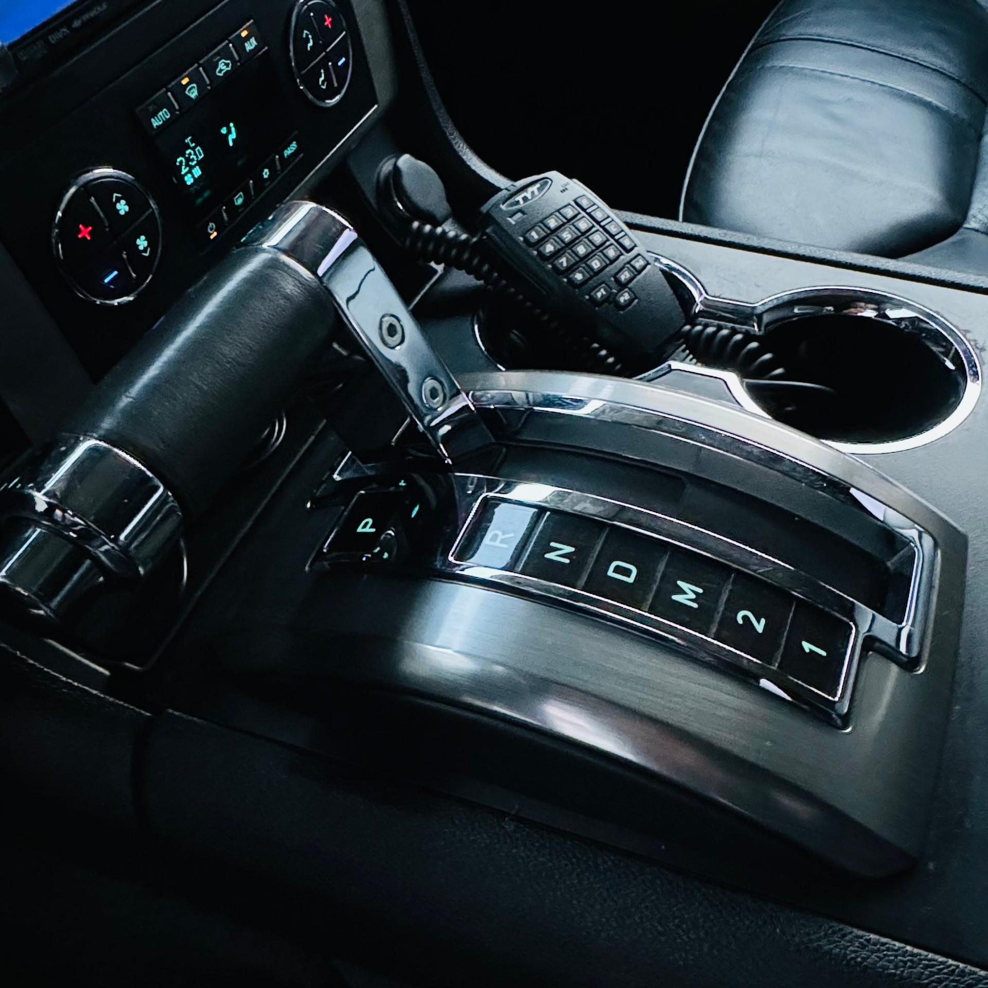 HUMMER H2 6.2 V8-image-7