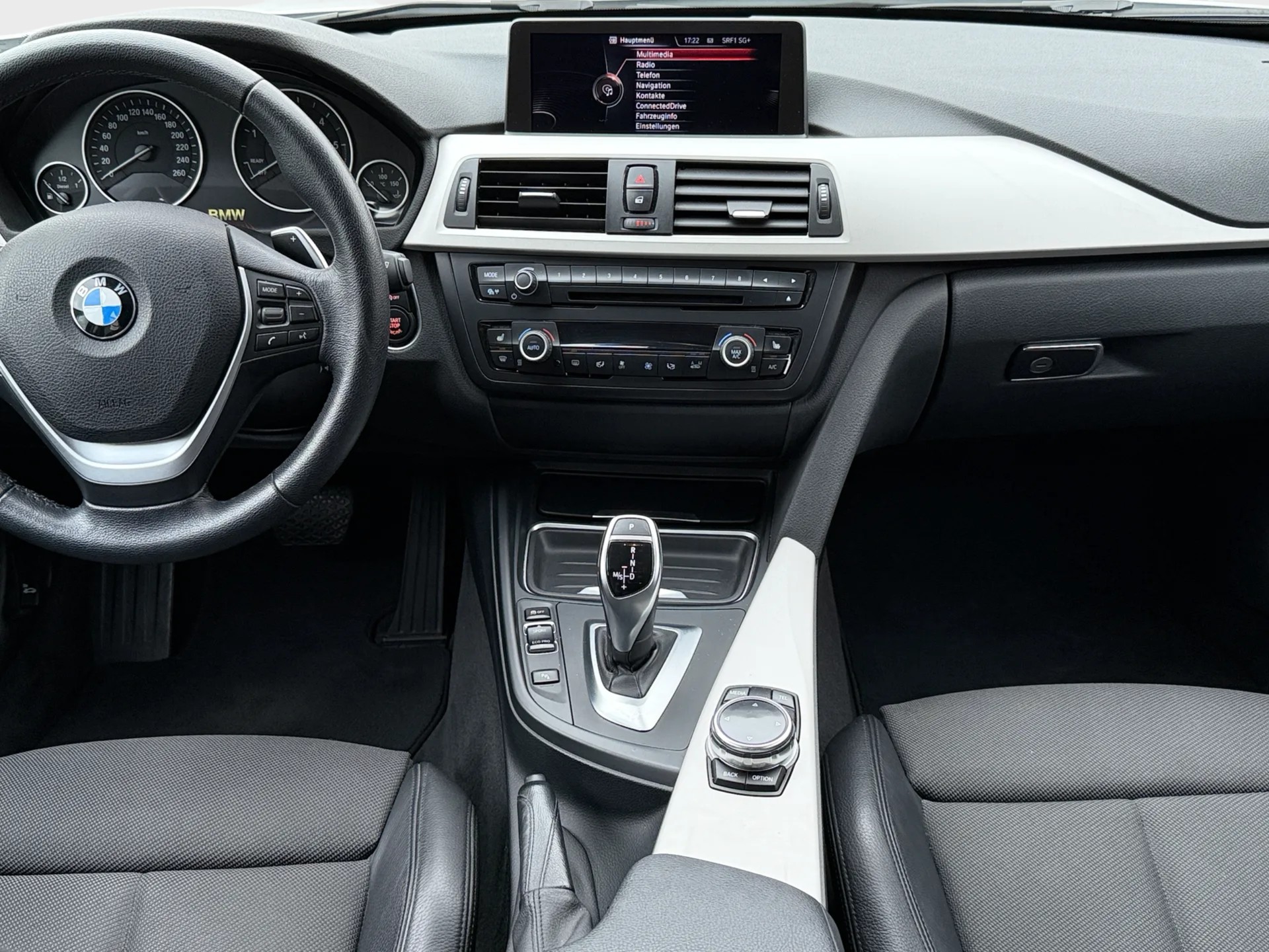 BMW 320d xDrive Touring Steptronic-image-9