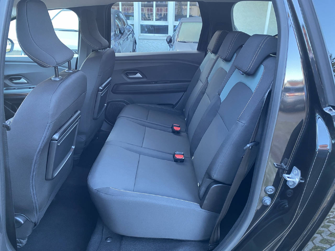 DACIA Jogger 1.8 Hybrid Extreme-image-8