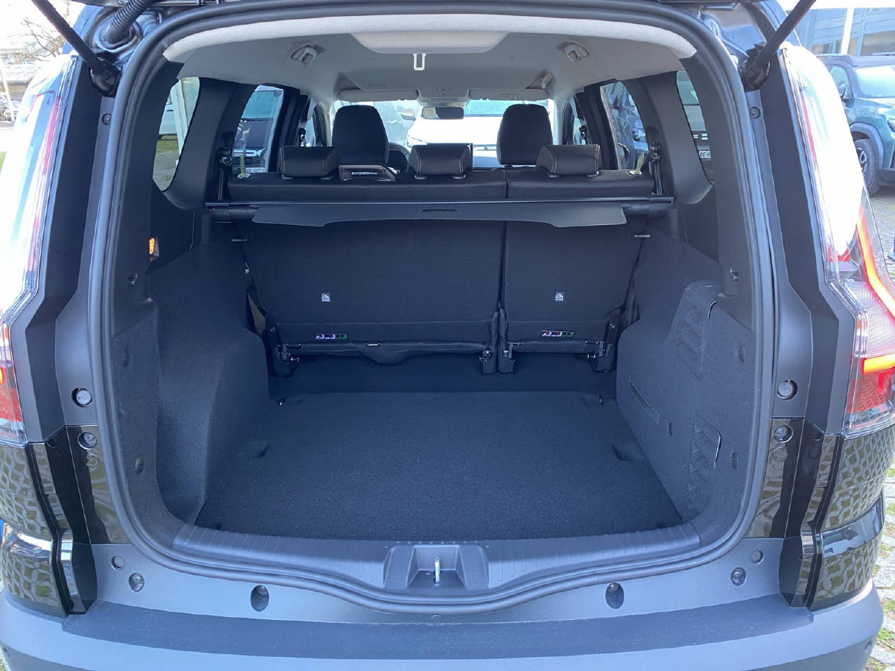 DACIA Jogger 1.8 Hybrid Extreme-image-9