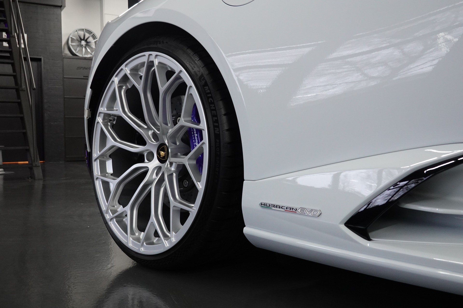 LAMBORGHINI HURACAN EVO SPYDER DCT NOVITEC LIFT CH-FZ ERST HAND-image-29