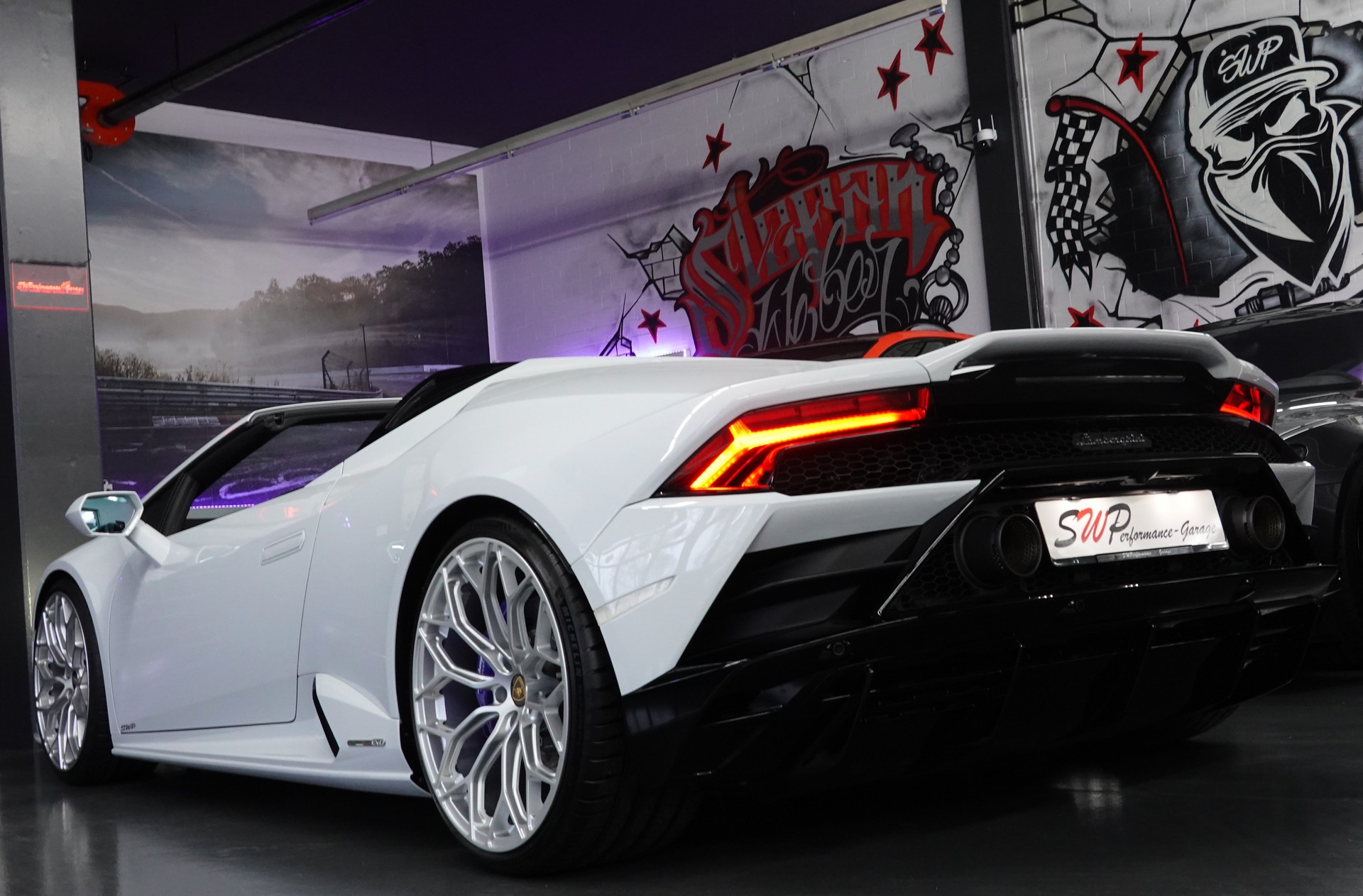 LAMBORGHINI HURACAN EVO SPYDER DCT NOVITEC LIFT CH-FZ ERST HAND-image-9