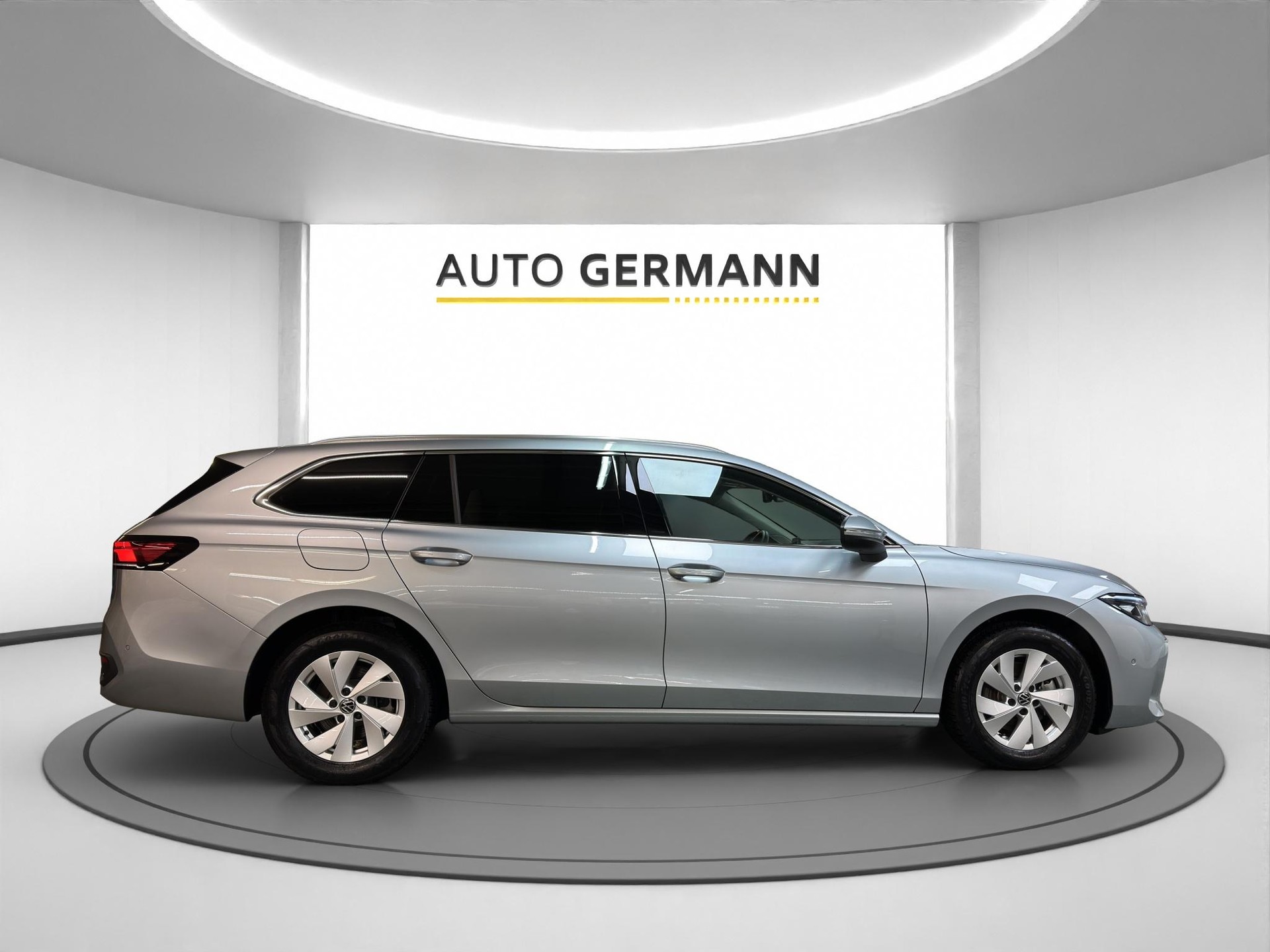 VW Passat Variant 1.5 TSI Business DSG-image-5