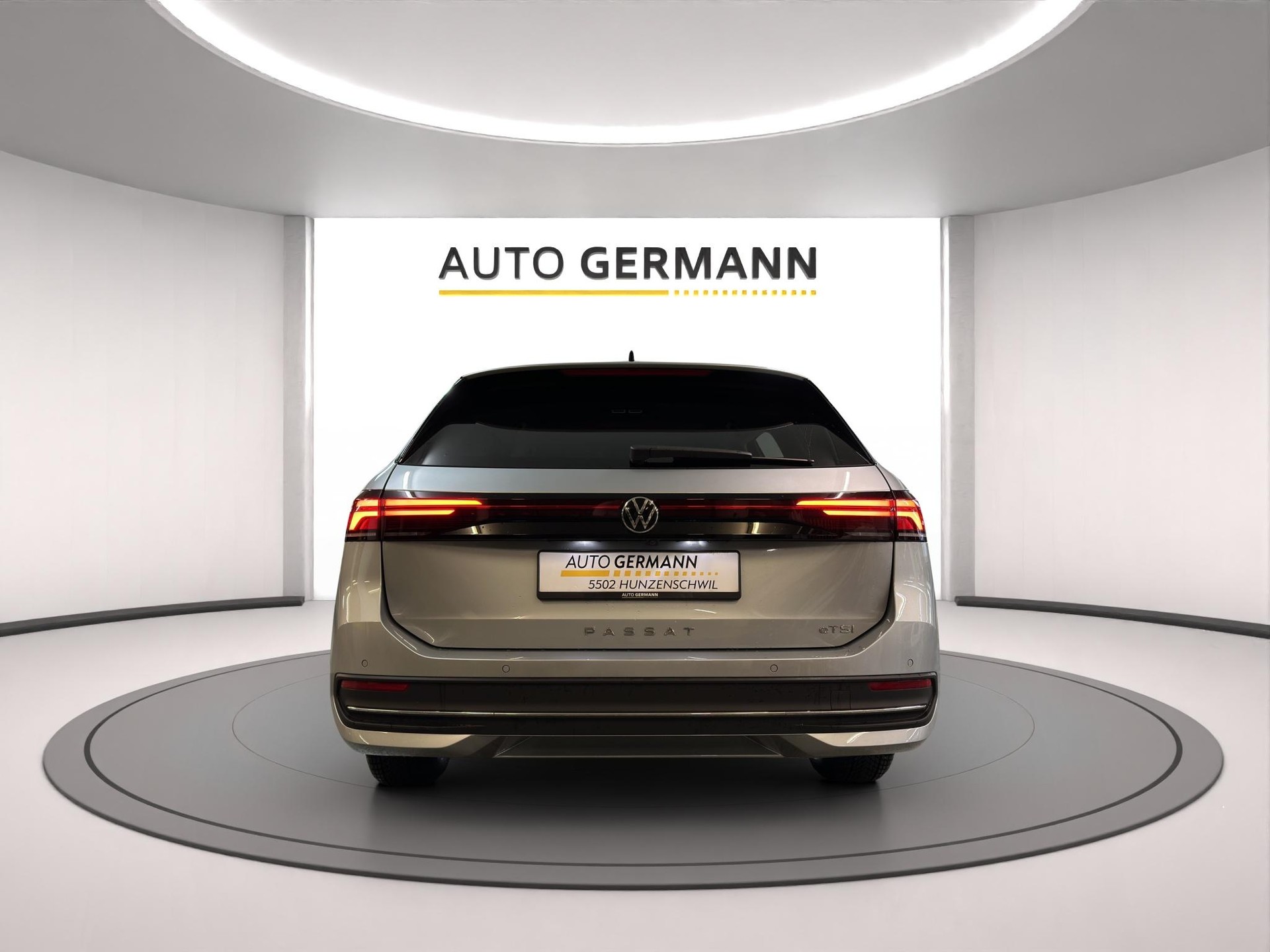 VW Passat Variant 1.5 TSI Business DSG-image-4