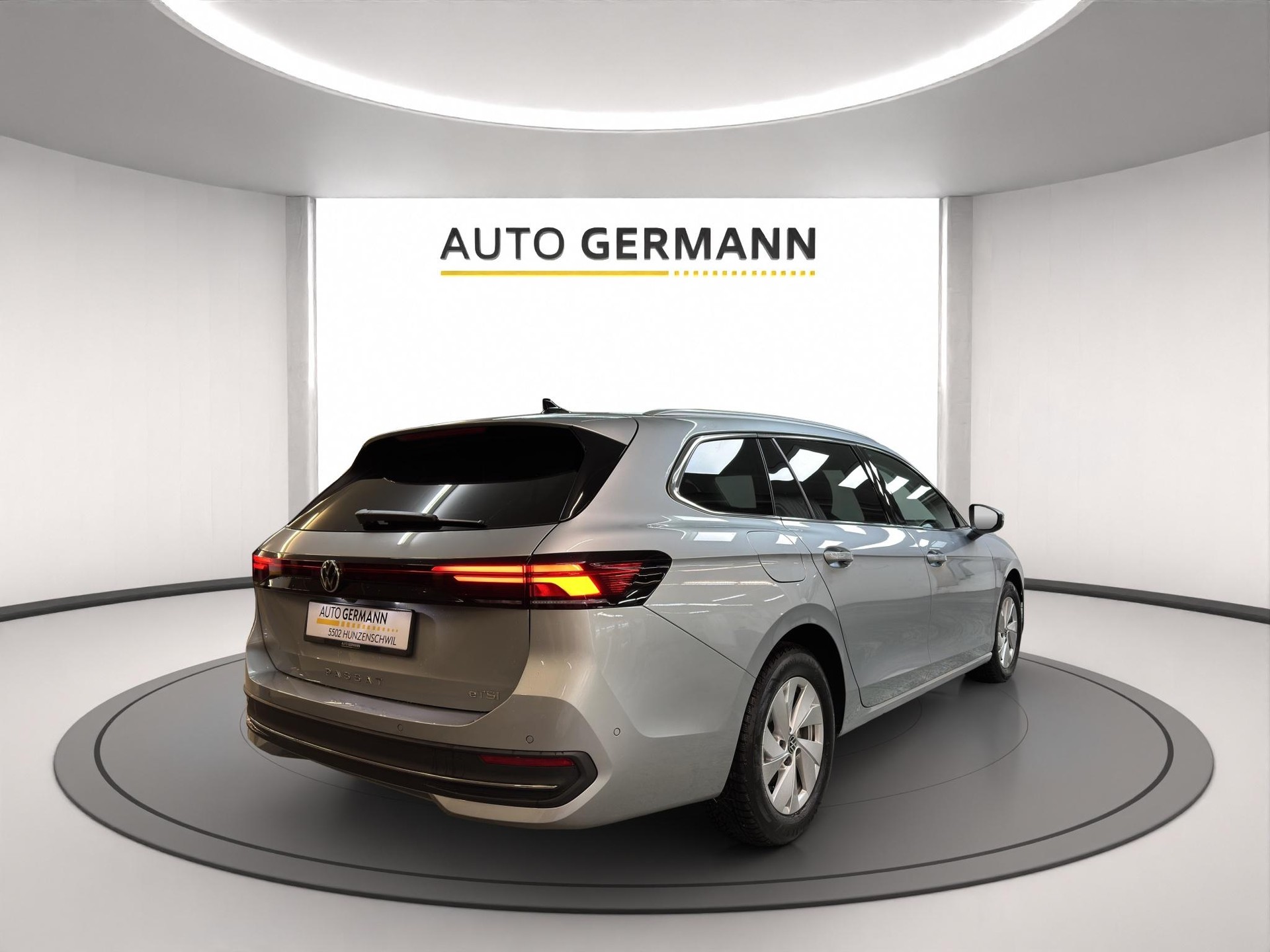 VW Passat Variant 1.5 TSI Business DSG-showroom-element-1