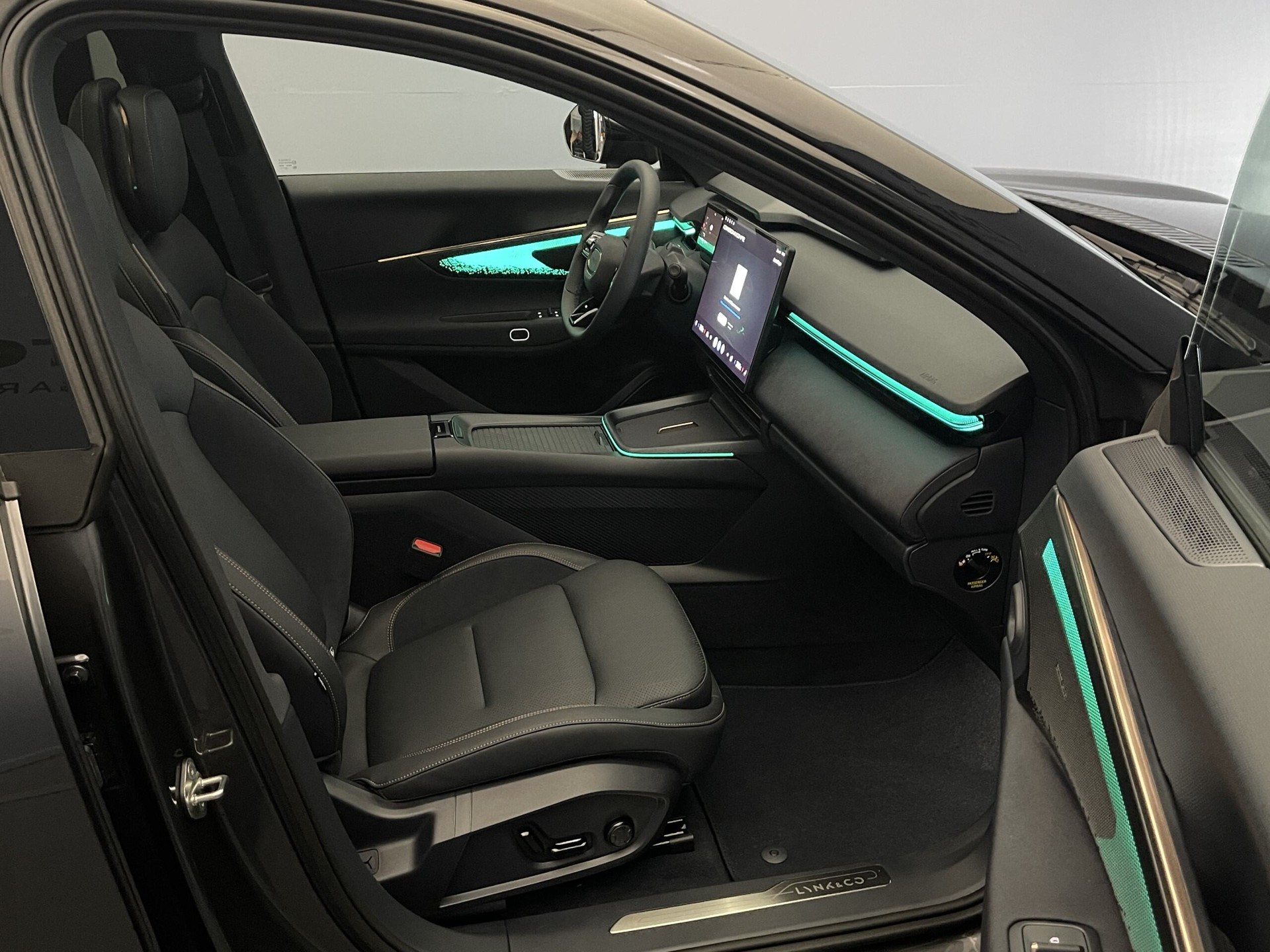 LYNK & CO 08 1.5 PHEV More-image-8