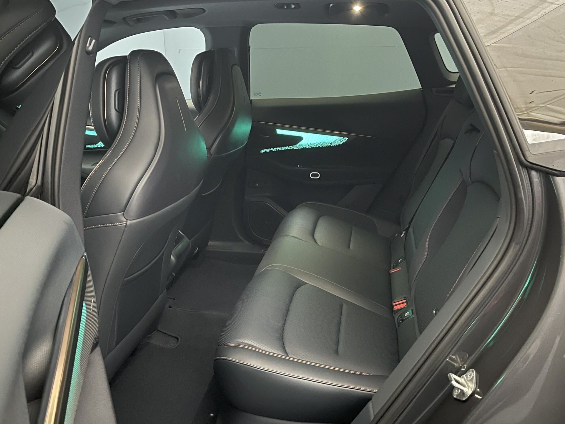 LYNK & CO 08 1.5 PHEV More-image-9